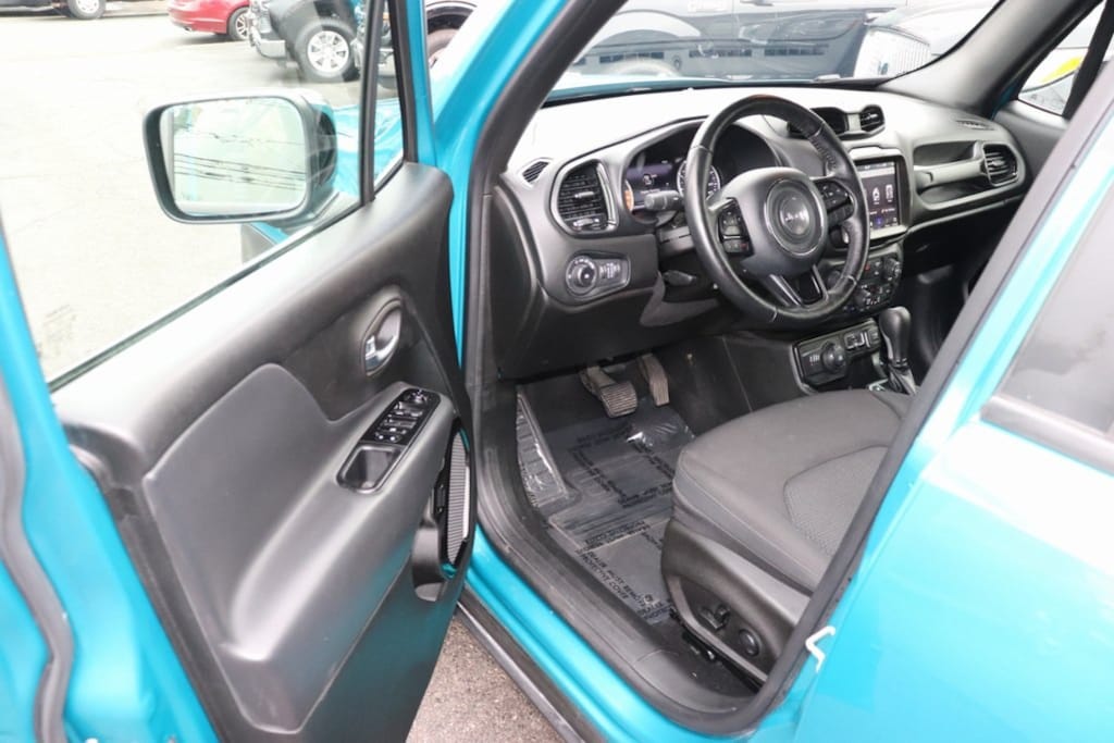 Used 2022 Jeep Renegade Latitude SUV