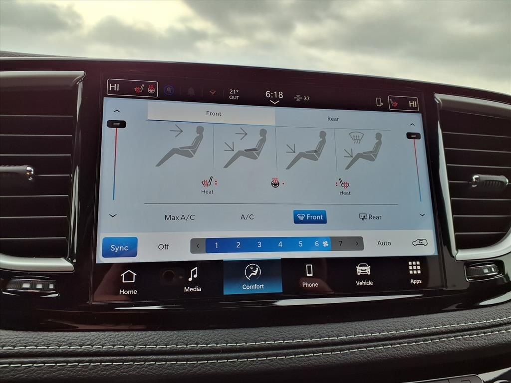 2026 Chrysler Pacifica Select - Photo 12