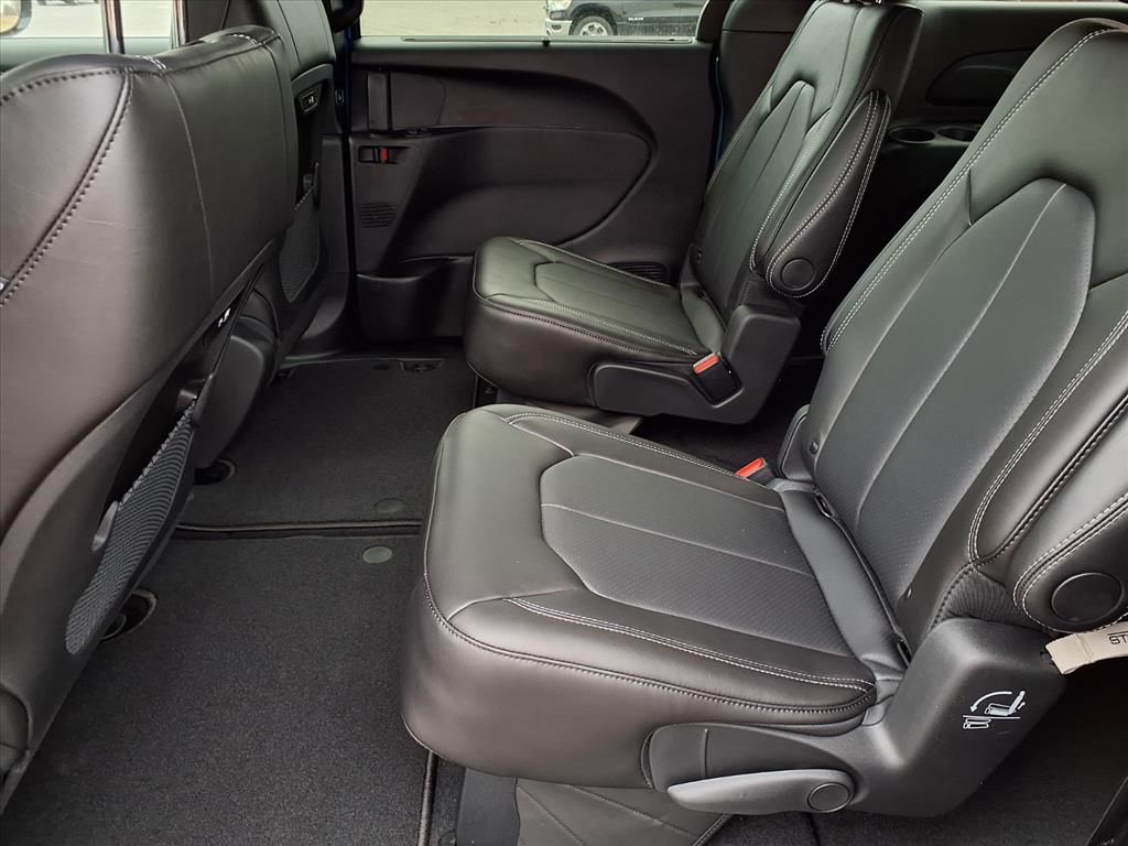 2026 Chrysler Pacifica Select - Photo 7