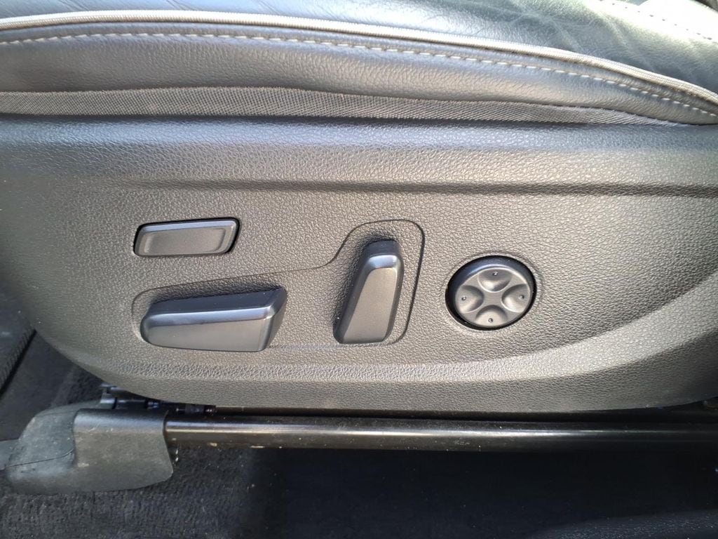 2023 Hyundai Santa Fe Limited - Photo 30