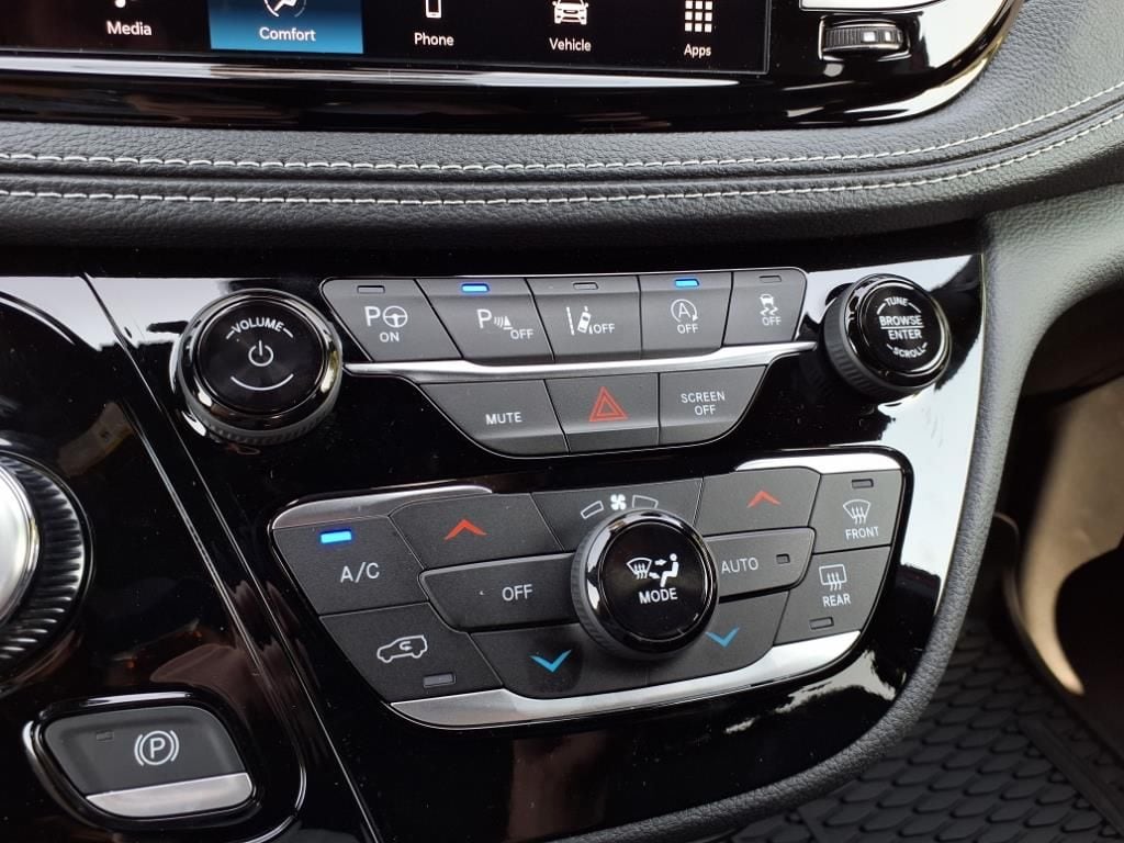 2025 Chrysler Pacifica Select - Photo 13