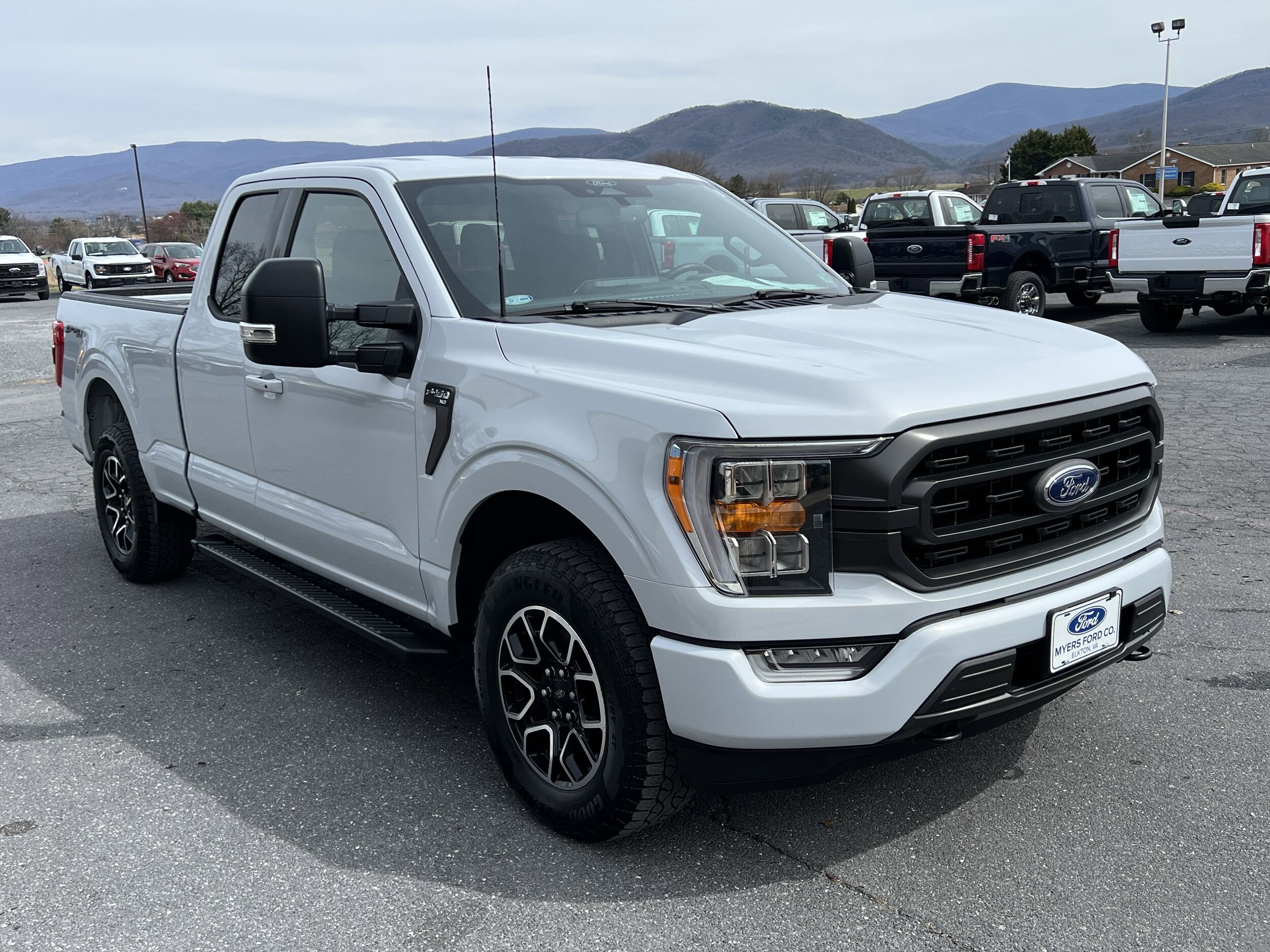 2022 Ford F-150 XLT photo 4