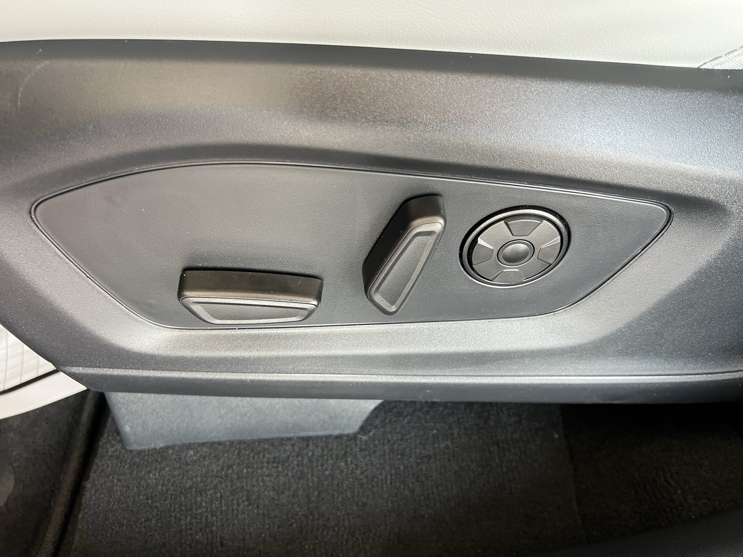 2026 Ford Explorer Platinum - Photo 15
