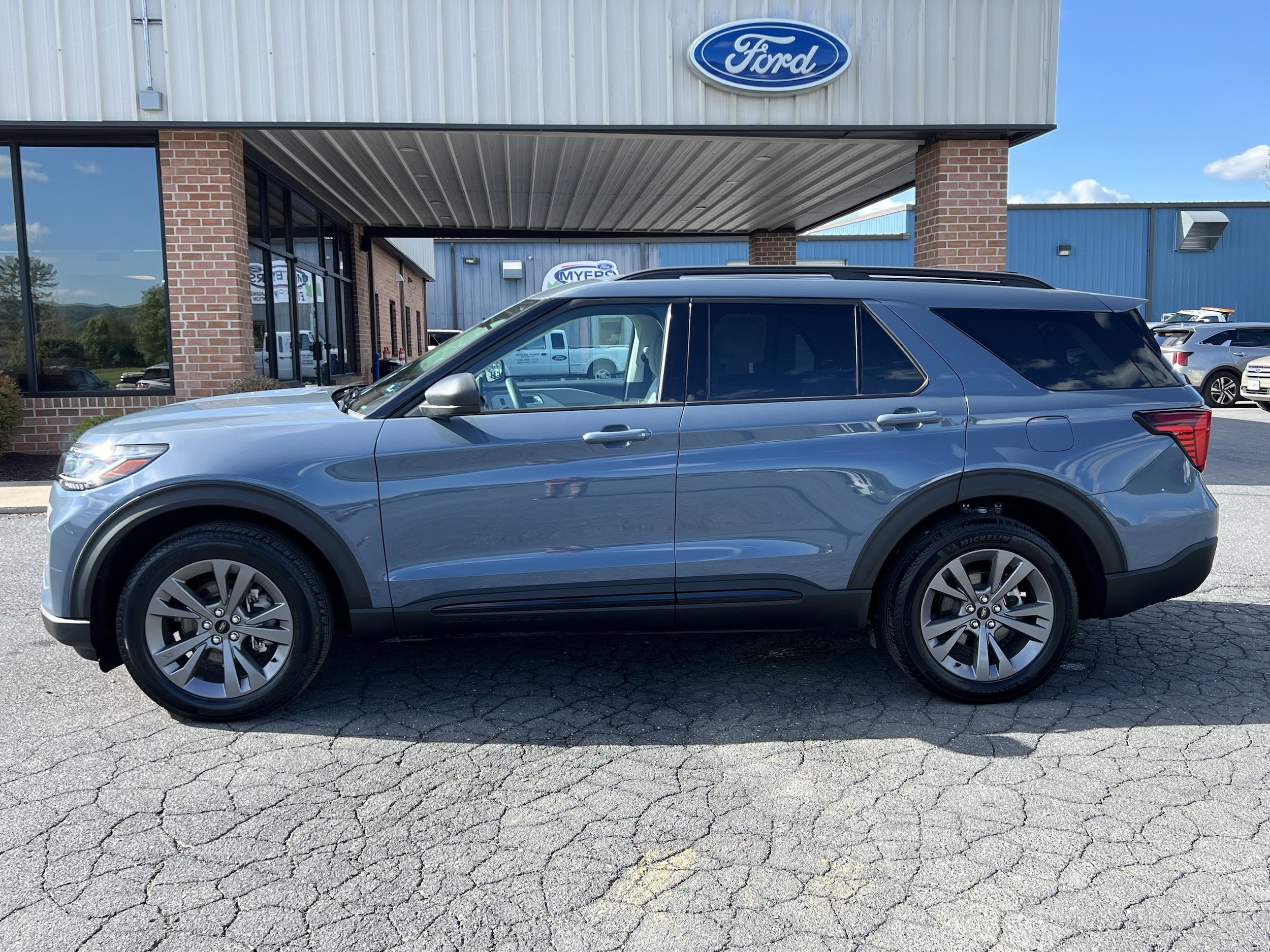 2026 Ford Explorer Active 4WD's photo