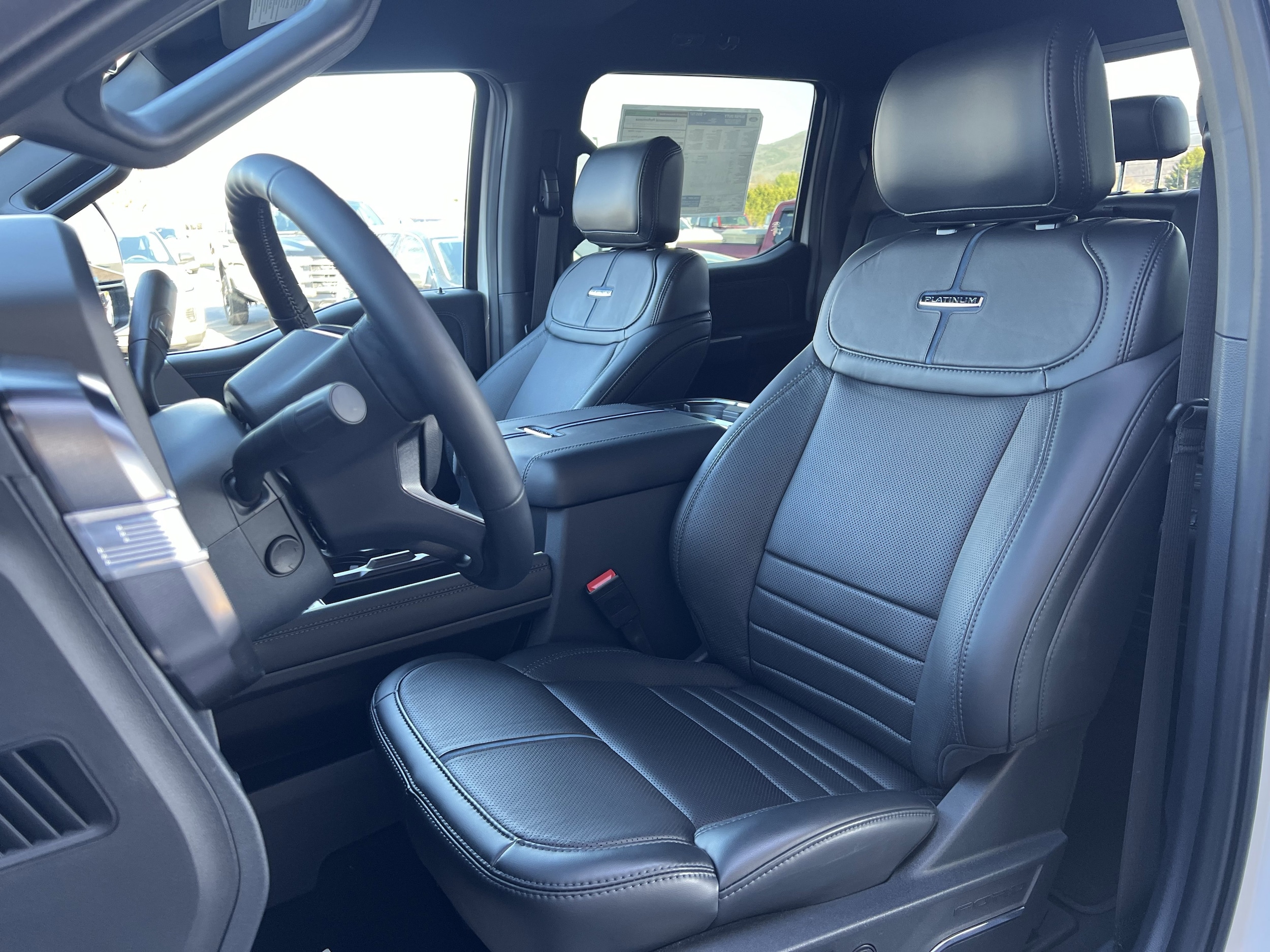 2026 Ford F-350 Super Duty Platinum - Photo 15