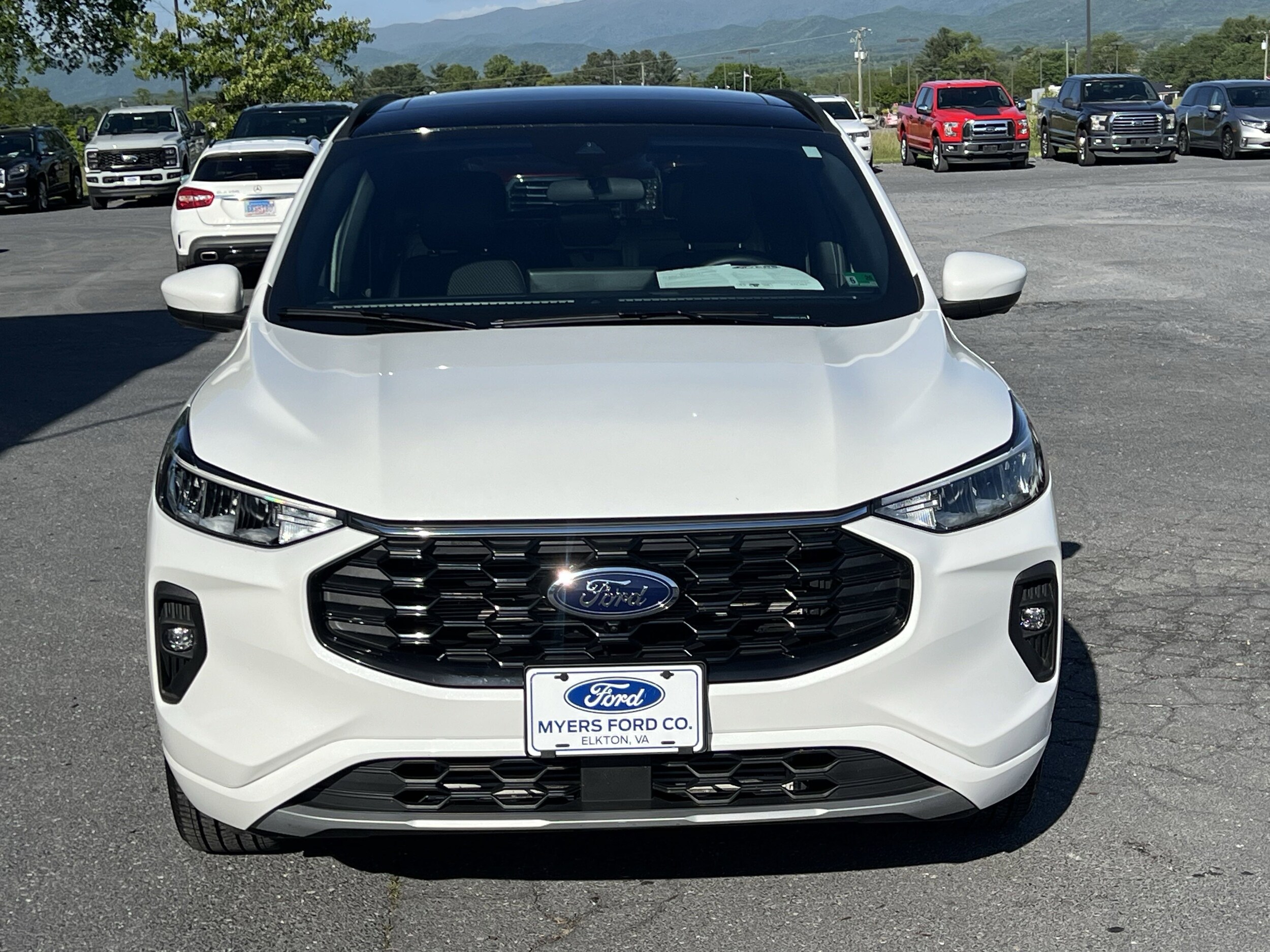 2023 Ford Escape ST-Line Select photo 3