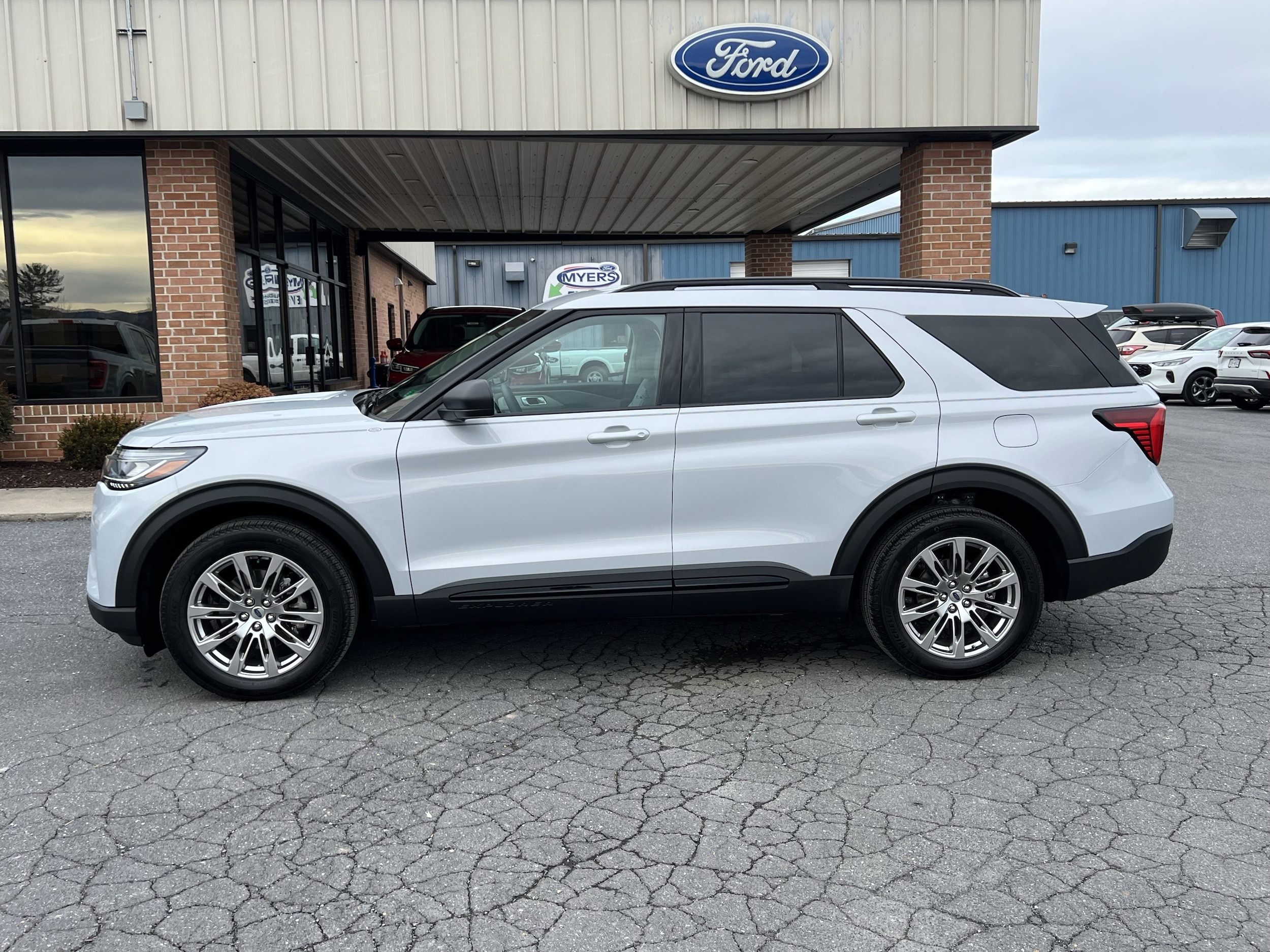 2026 Ford Explorer Active's photo