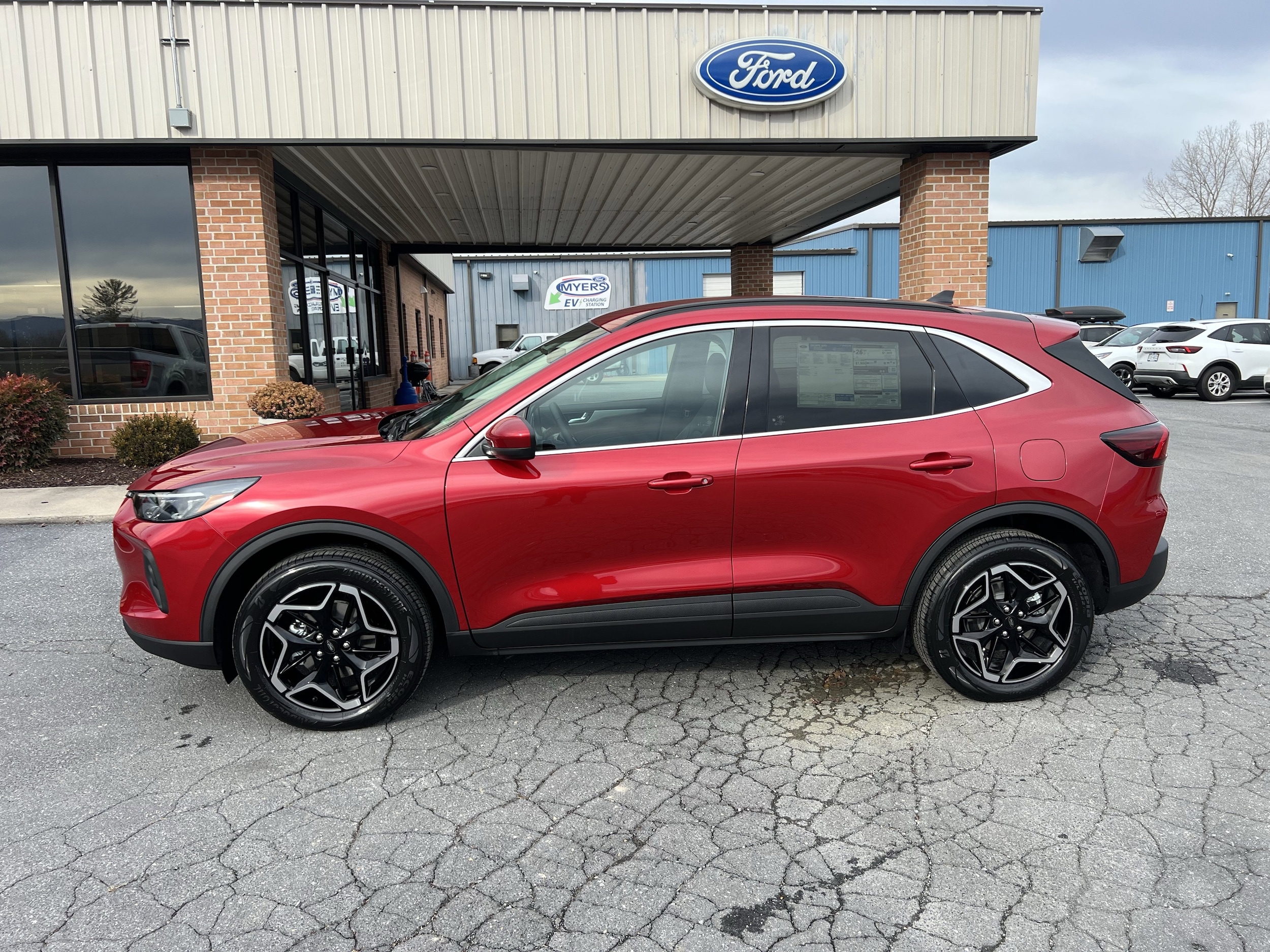 2026 Ford Escape Platinum's photo