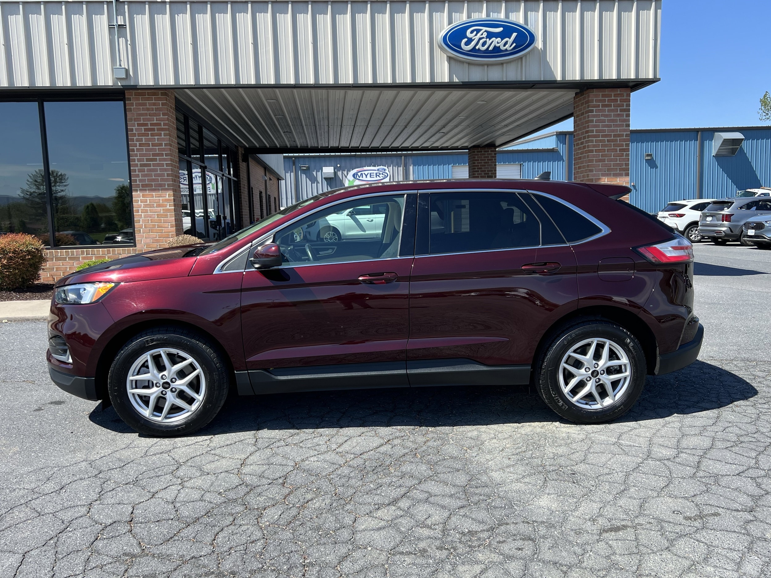 2023 Ford Edge SEL AWD's photo