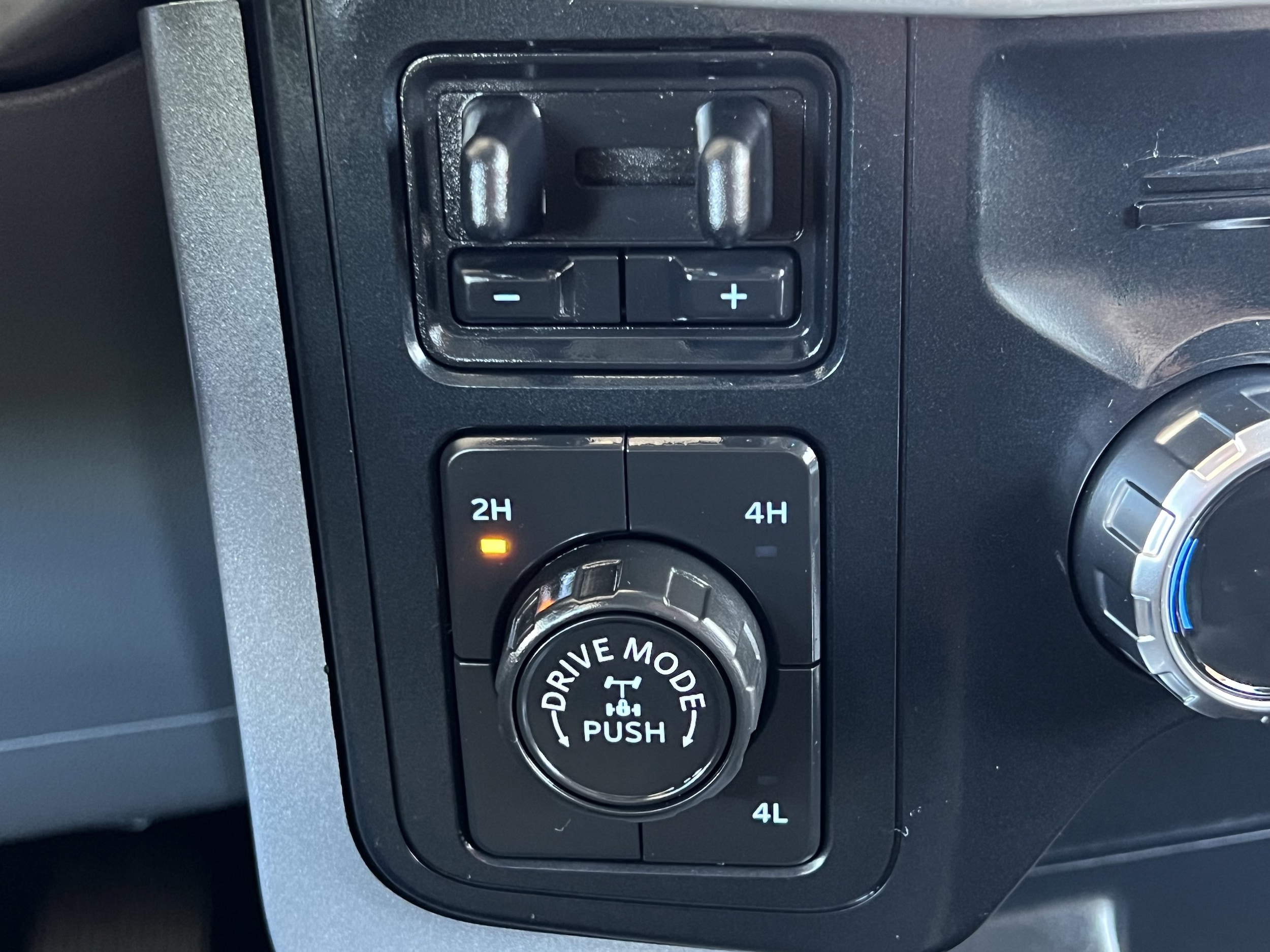 2022 Ford F-150 XLT - Photo 35