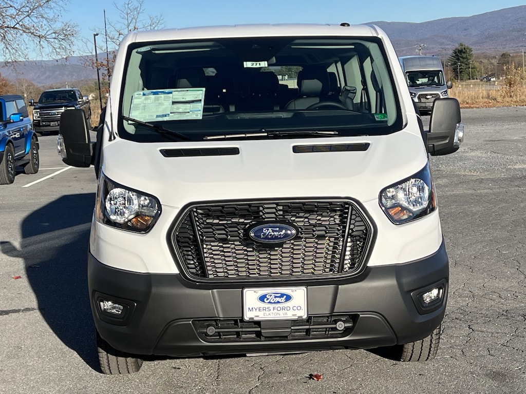 New 2025 Ford Transit Passenger Wagon XL T-350 148 Low Roof XL RWD