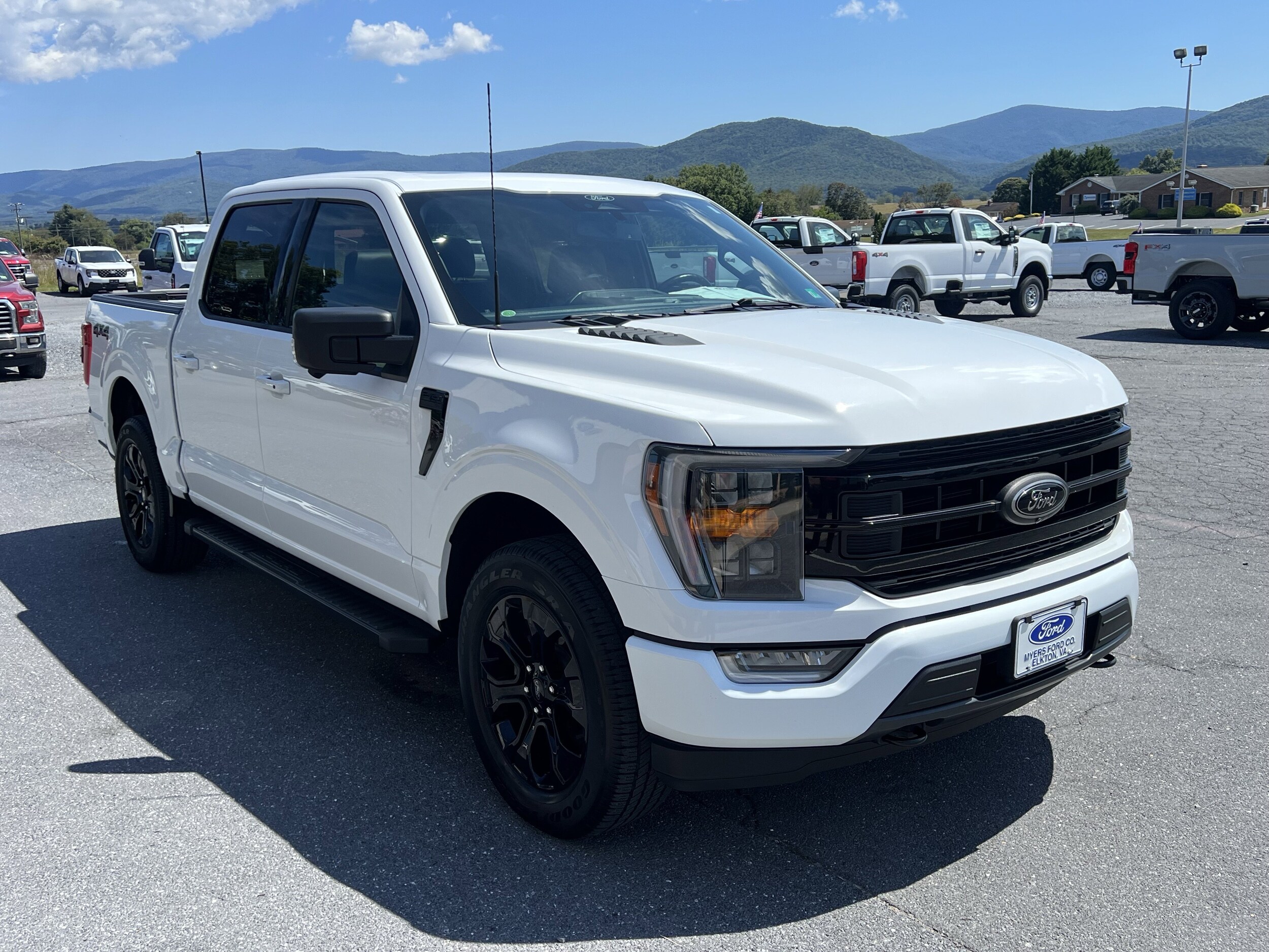 2022 Ford F-150 XLT photo 3