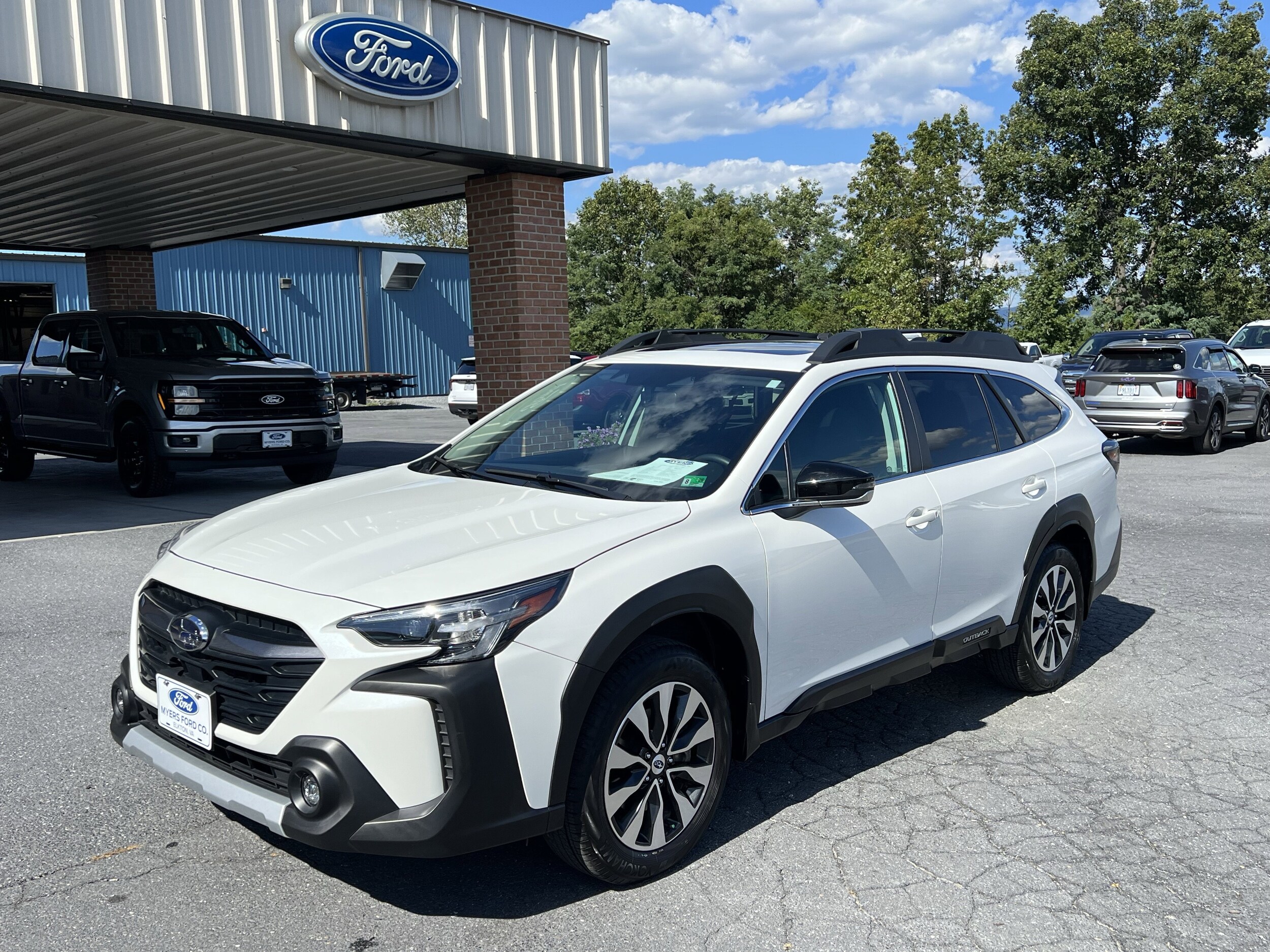 2024 Subaru Outback Limited photo 2