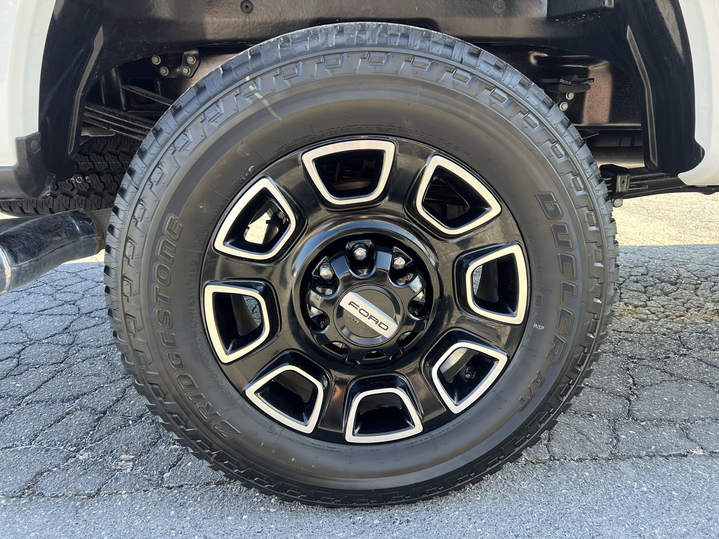 2026 Ford F-350 Super Duty Platinum - Photo 14