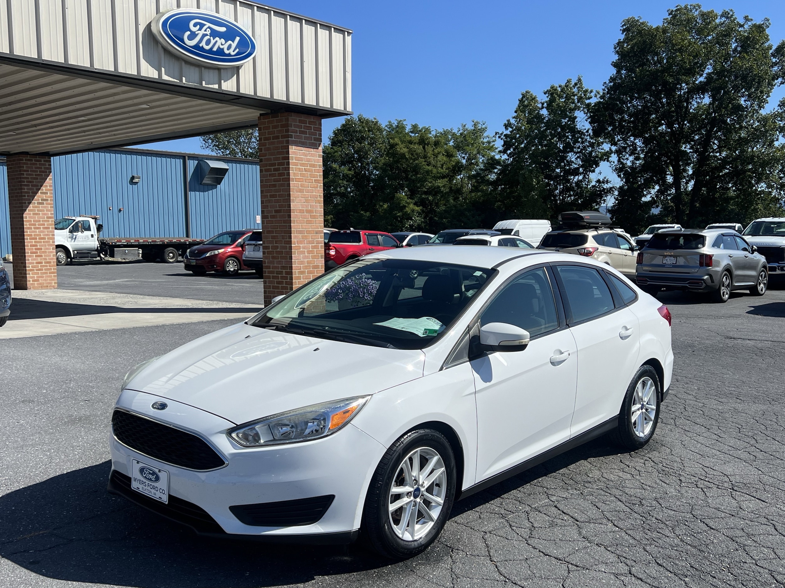 Used 2015 Ford Focus SE with VIN 1FADP3F20FL381241 for sale in Elkton, VA