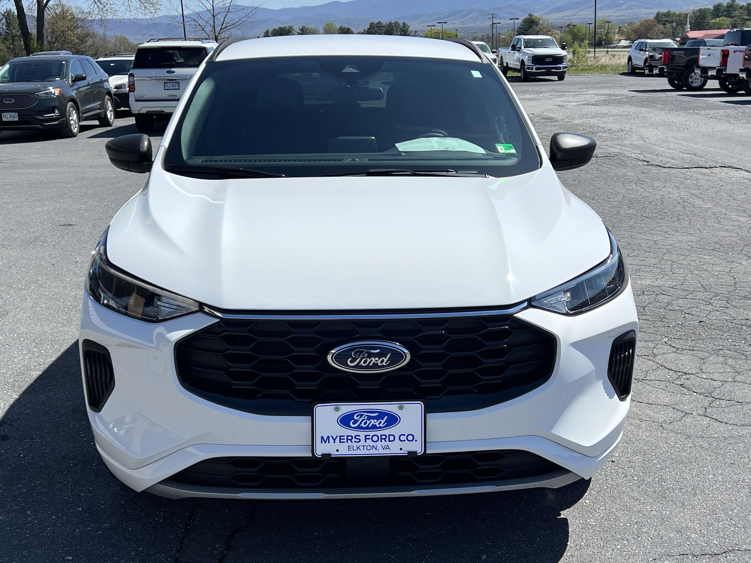 2023 Ford Escape ST-Line photo 3