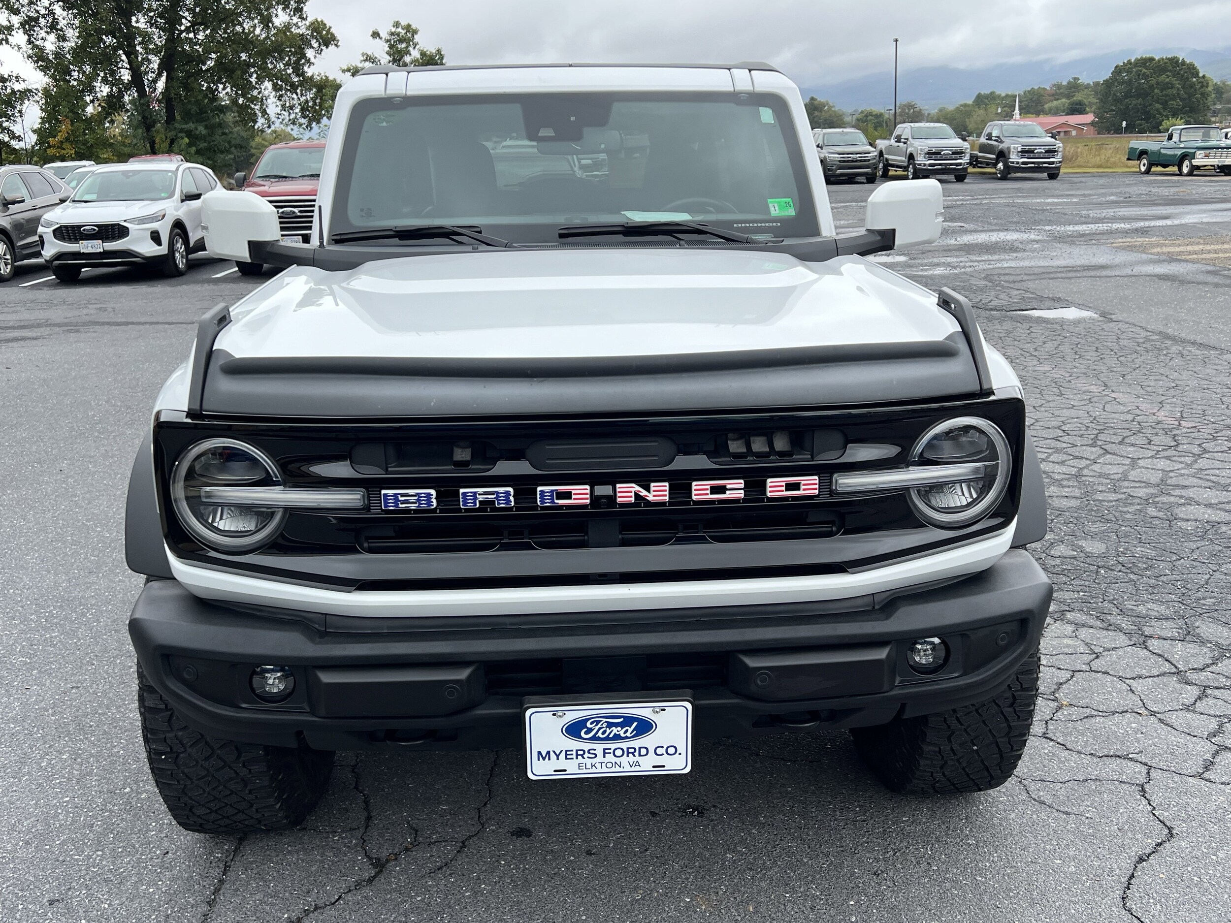 2022 Ford Bronco Outer Banks photo 3