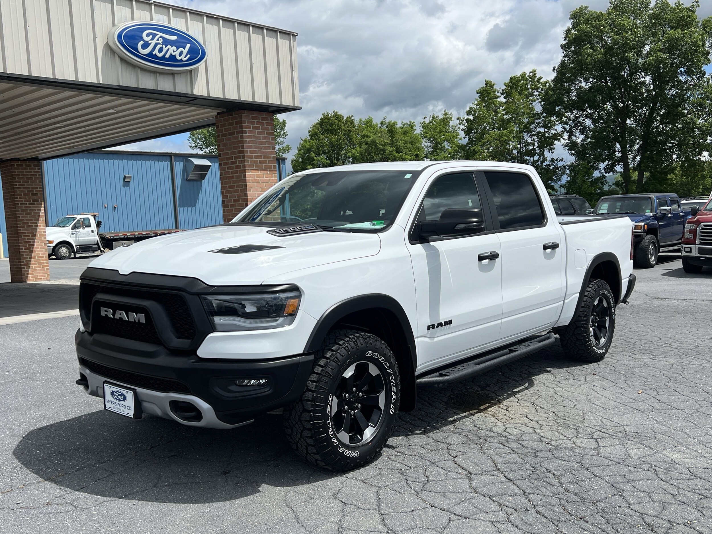 2024 Ram 1500 Rebel photo 2