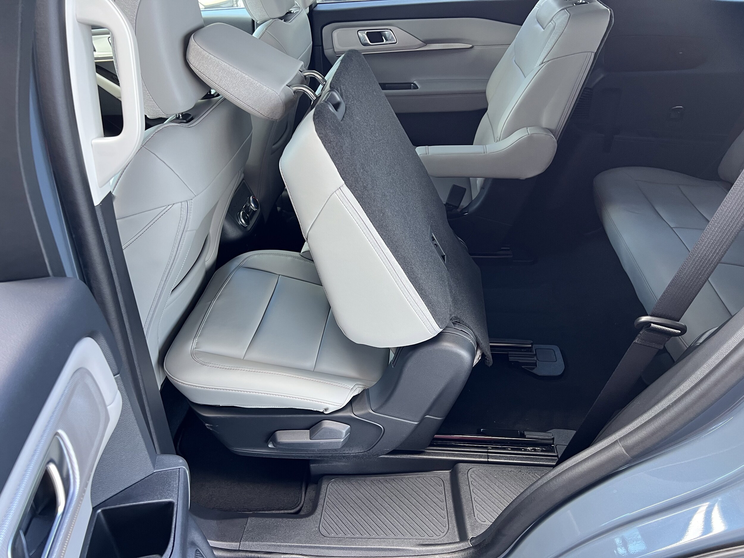 2026 Ford Explorer Active - Photo 17