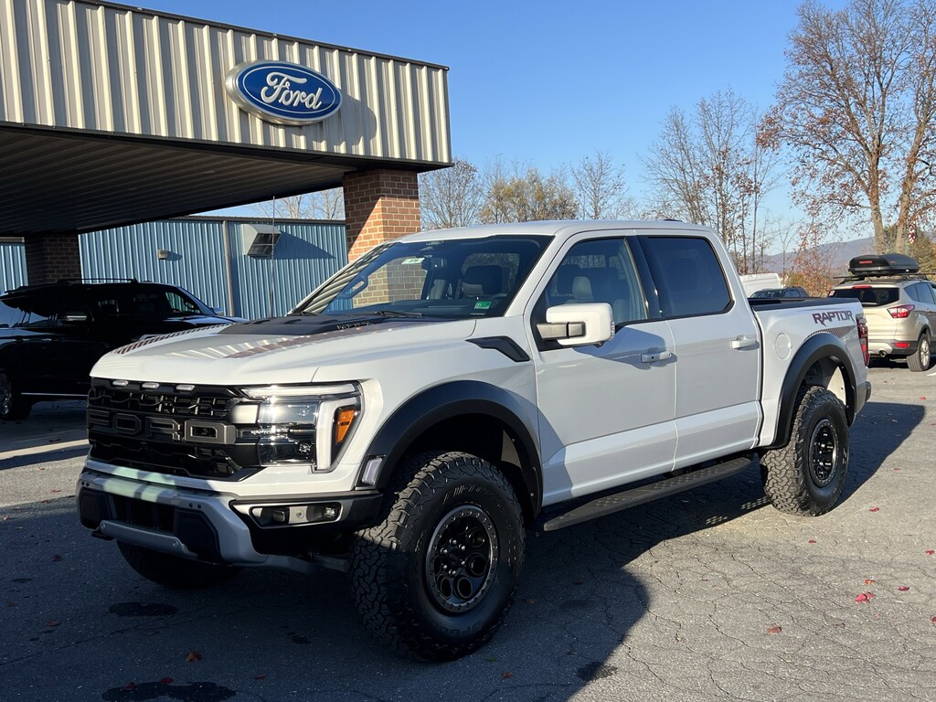 New 2025 Ford F-150 Raptor Raptor 4WD SuperCrew 5.5 Box