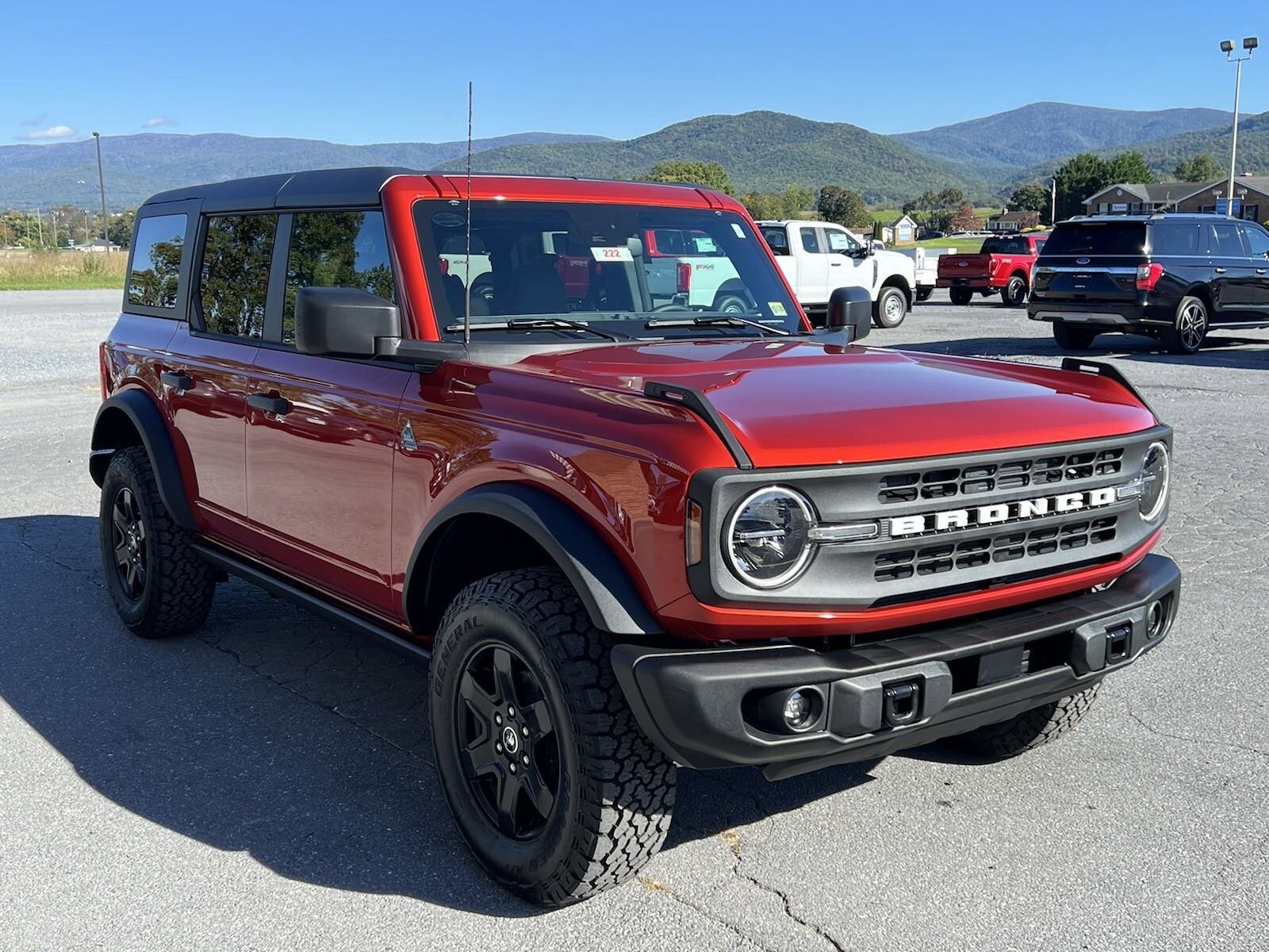 2024 Ford Bronco Black Diamond photo 4