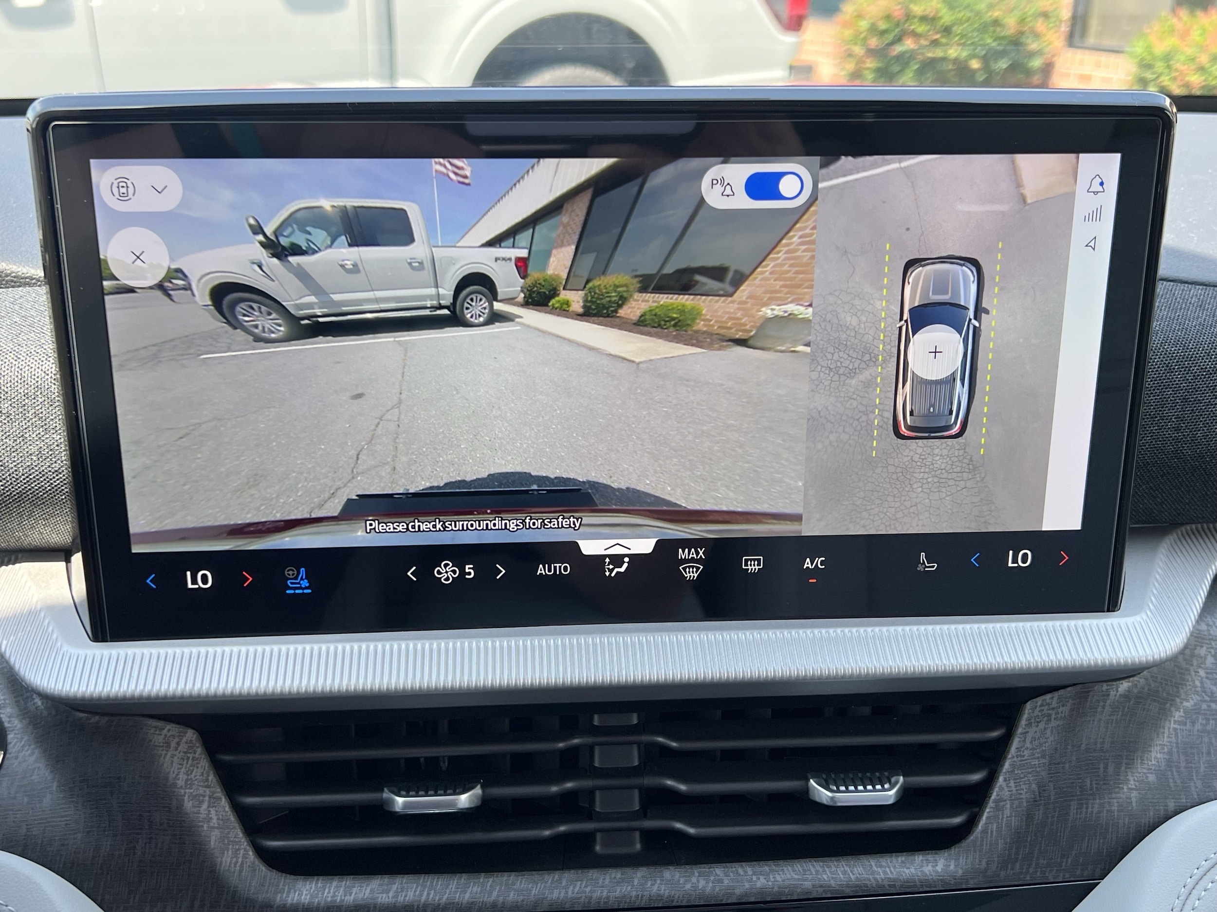 2026 Ford Explorer Platinum - Photo 25