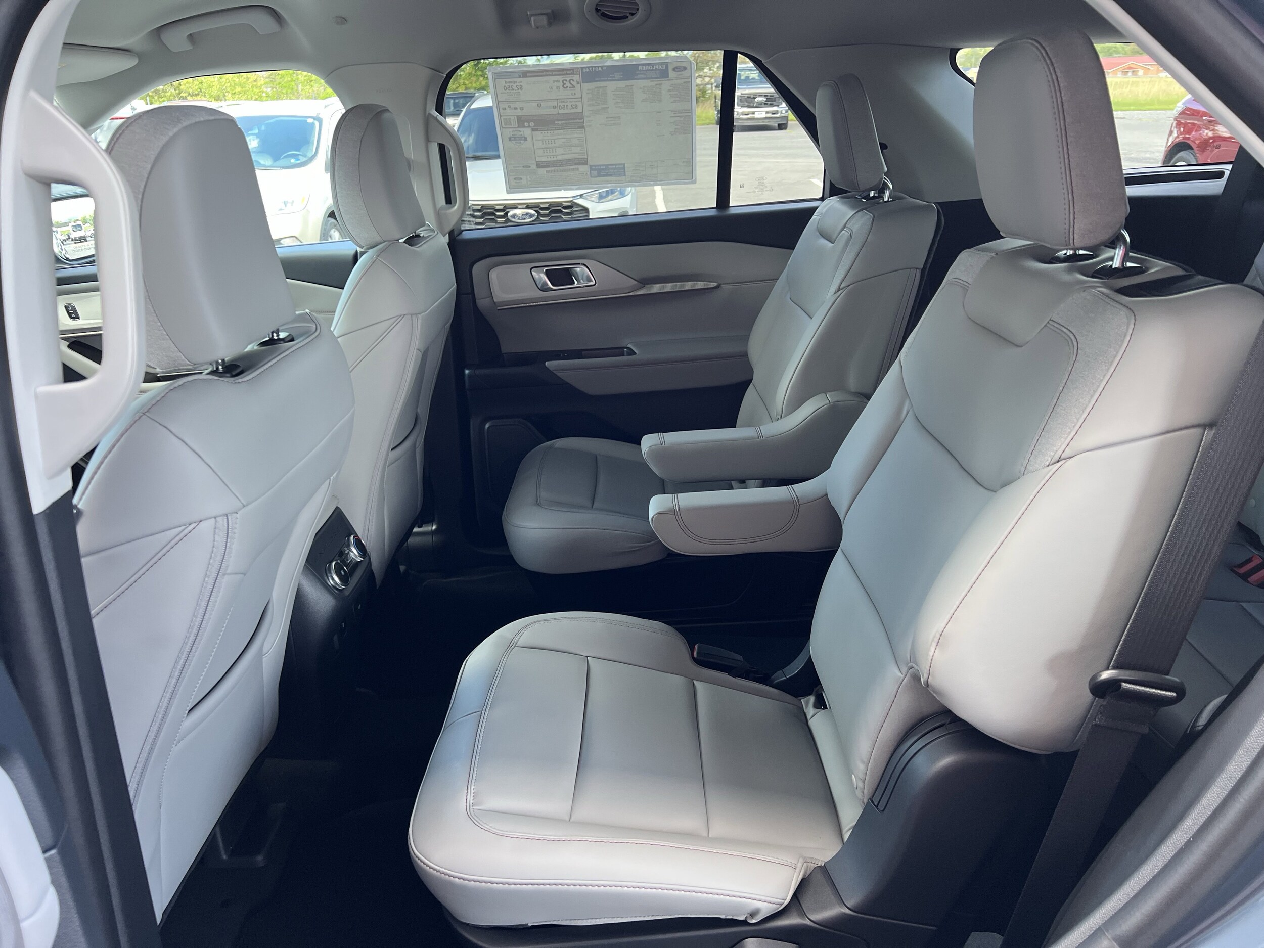 2026 Ford Explorer Active - Photo 16