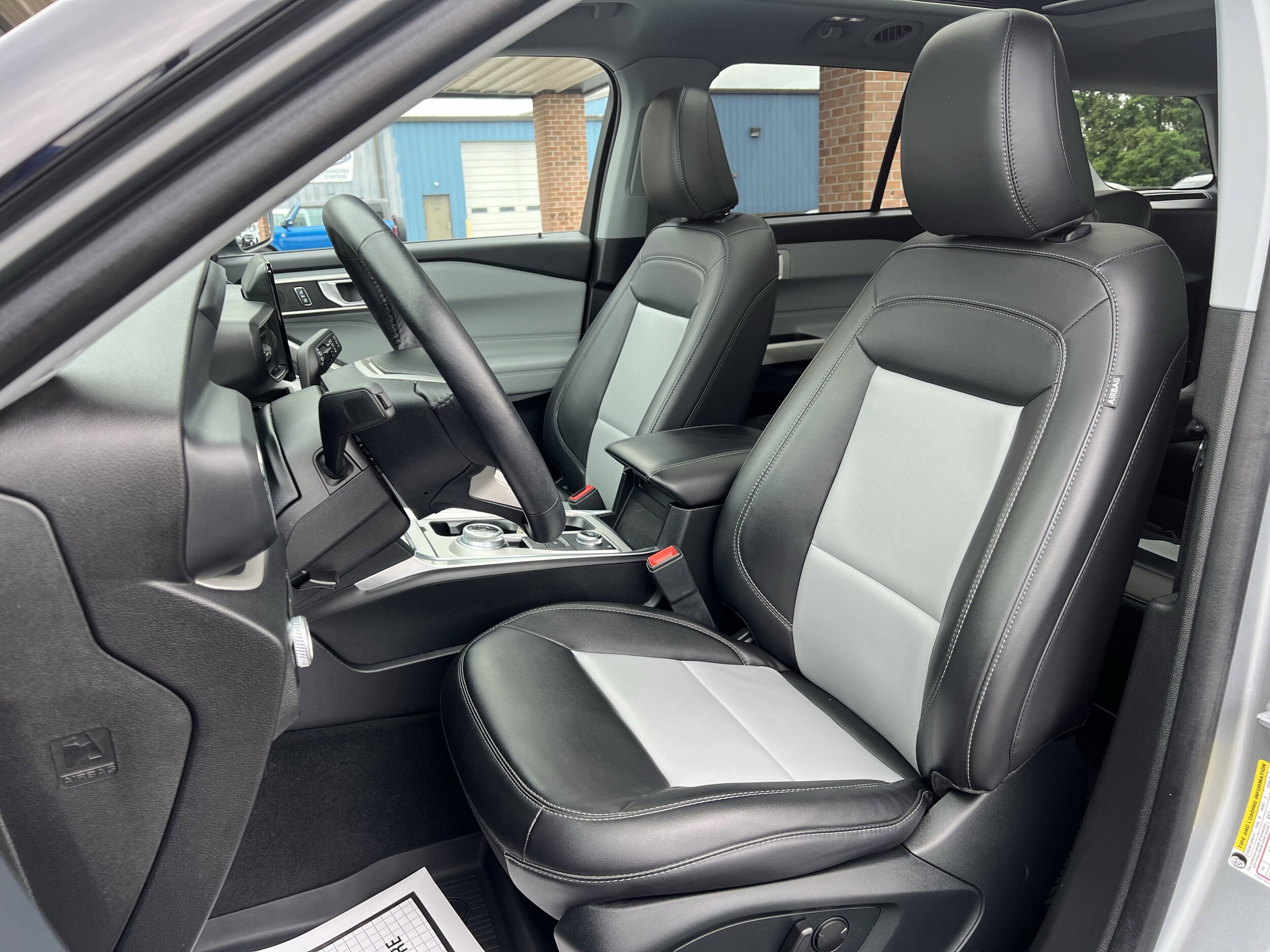 2023 Ford Explorer XLT - Photo 13