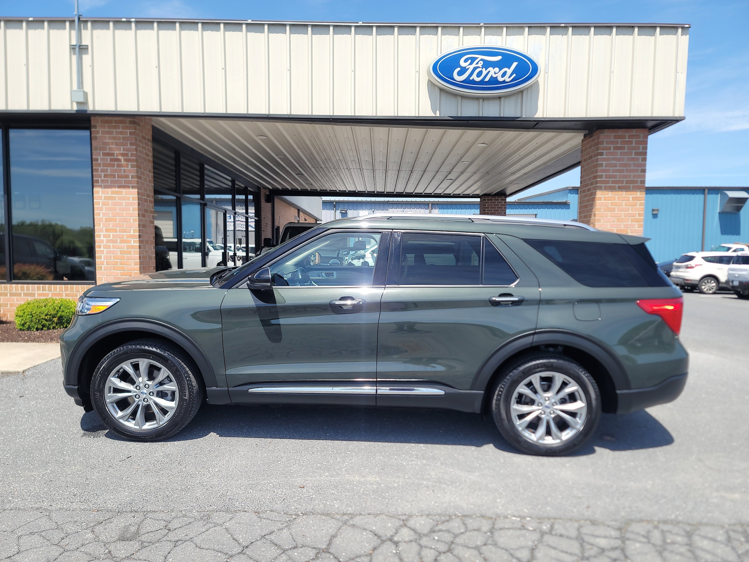 2023 Ford Explorer Limited High Package 4WD's photo