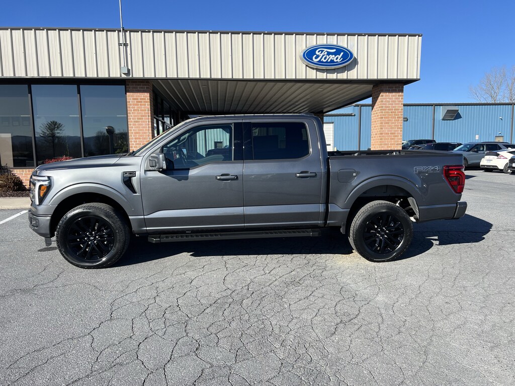 New 2025 Ford F-150 LARIAT LARIAT 4WD SuperCrew 5.5 Box
