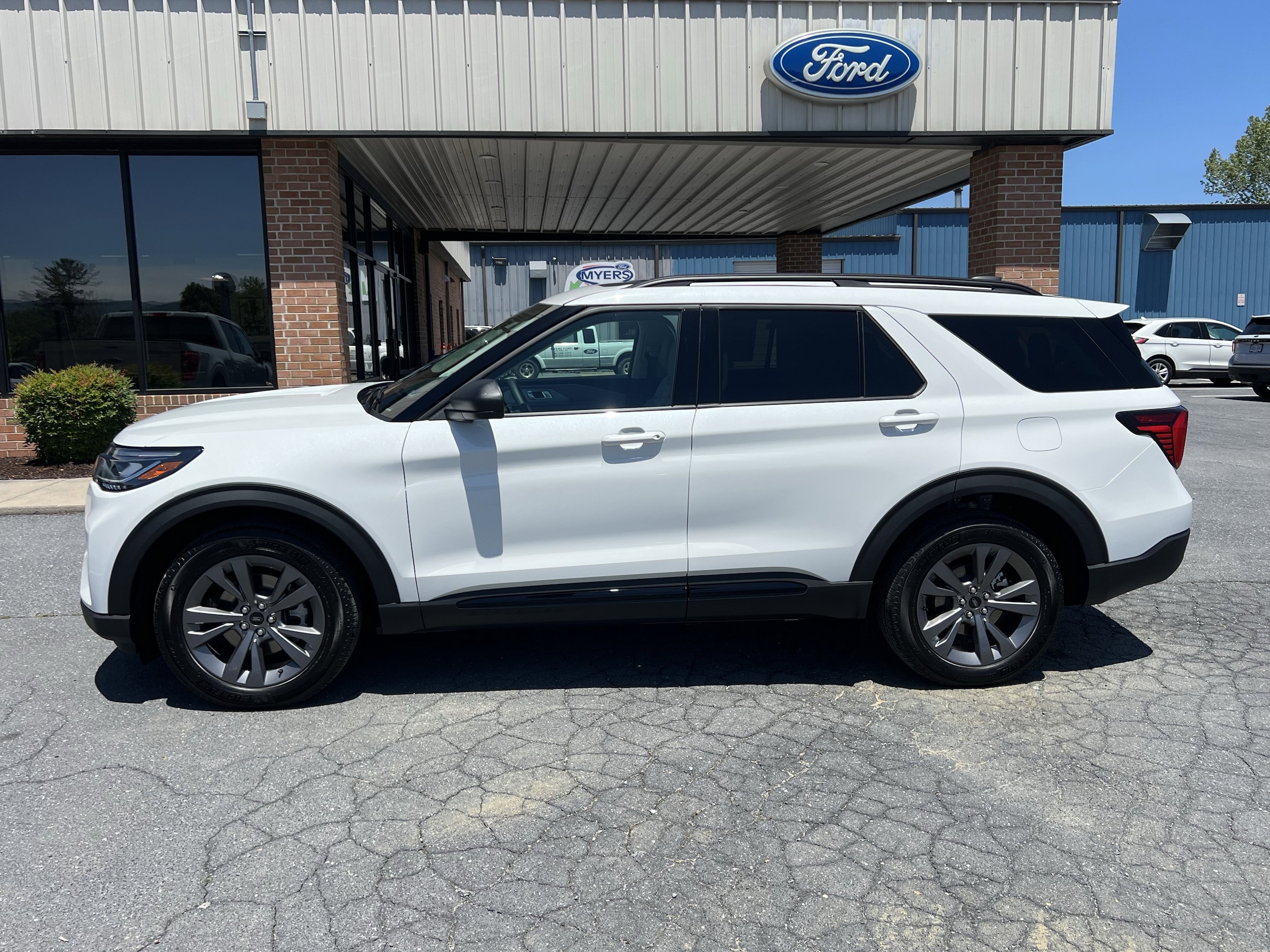 2026 Ford Explorer Active 4WD's photo
