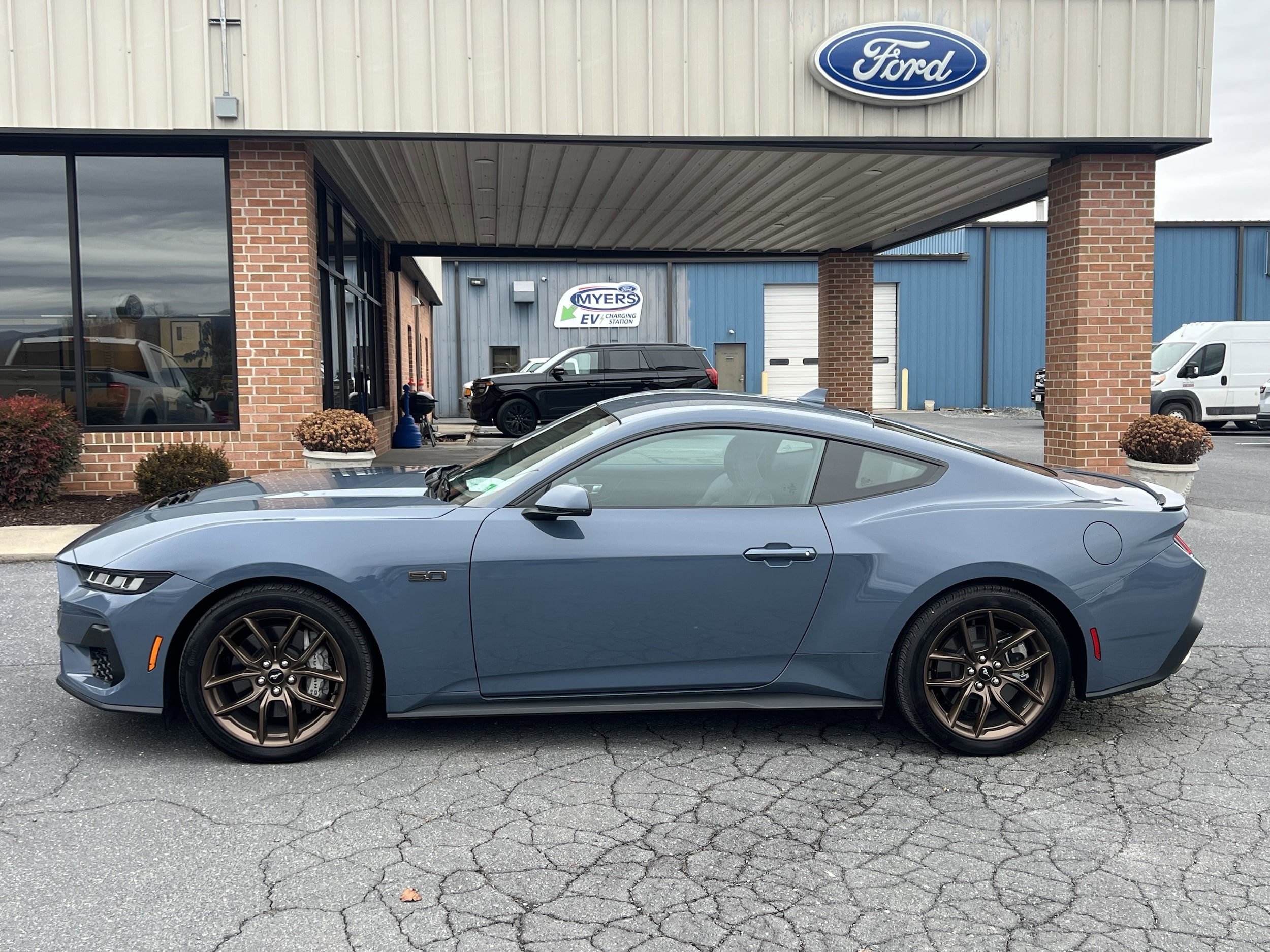 2025 Ford Mustang GT Premium's photo
