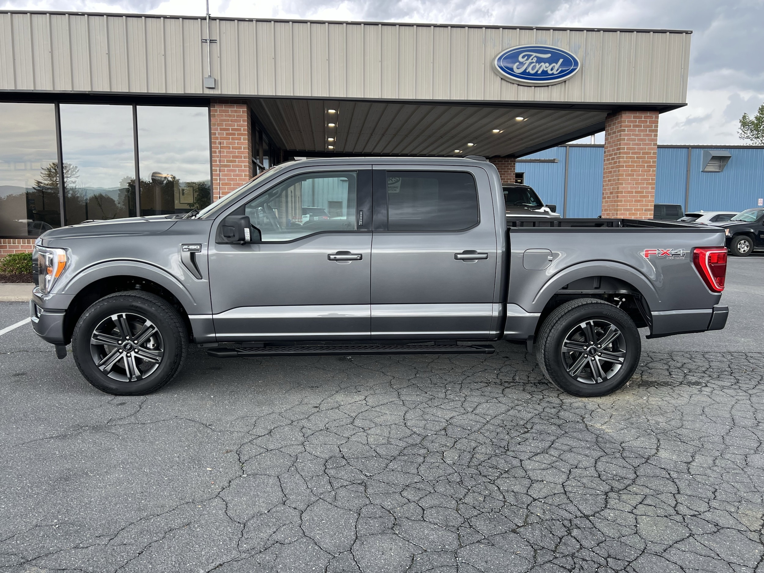 2023 Ford F-150 XLT 4x4 SuperCrew 5-1/2 Box's photo