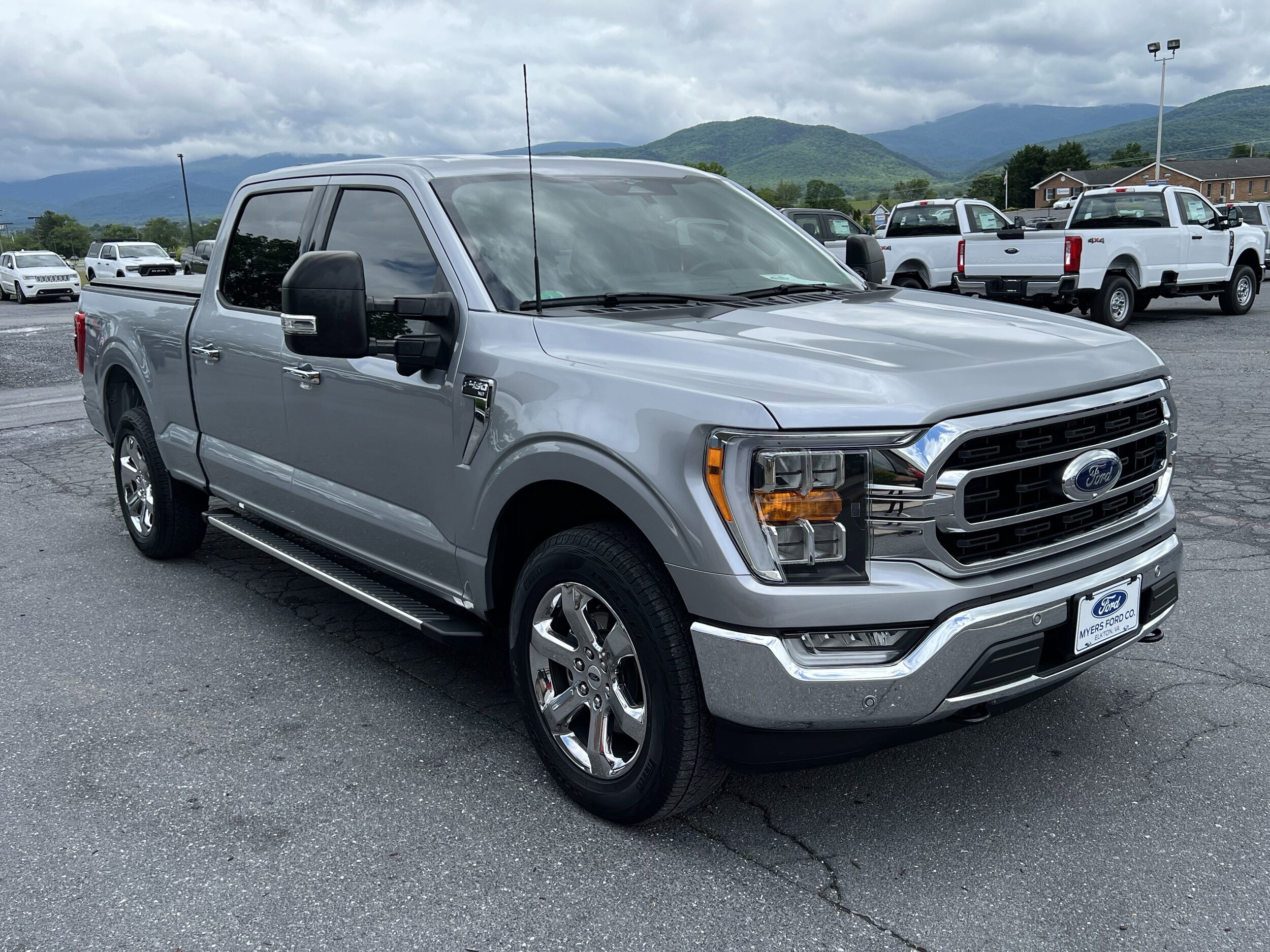 2023 Ford F-150 XLT photo 4