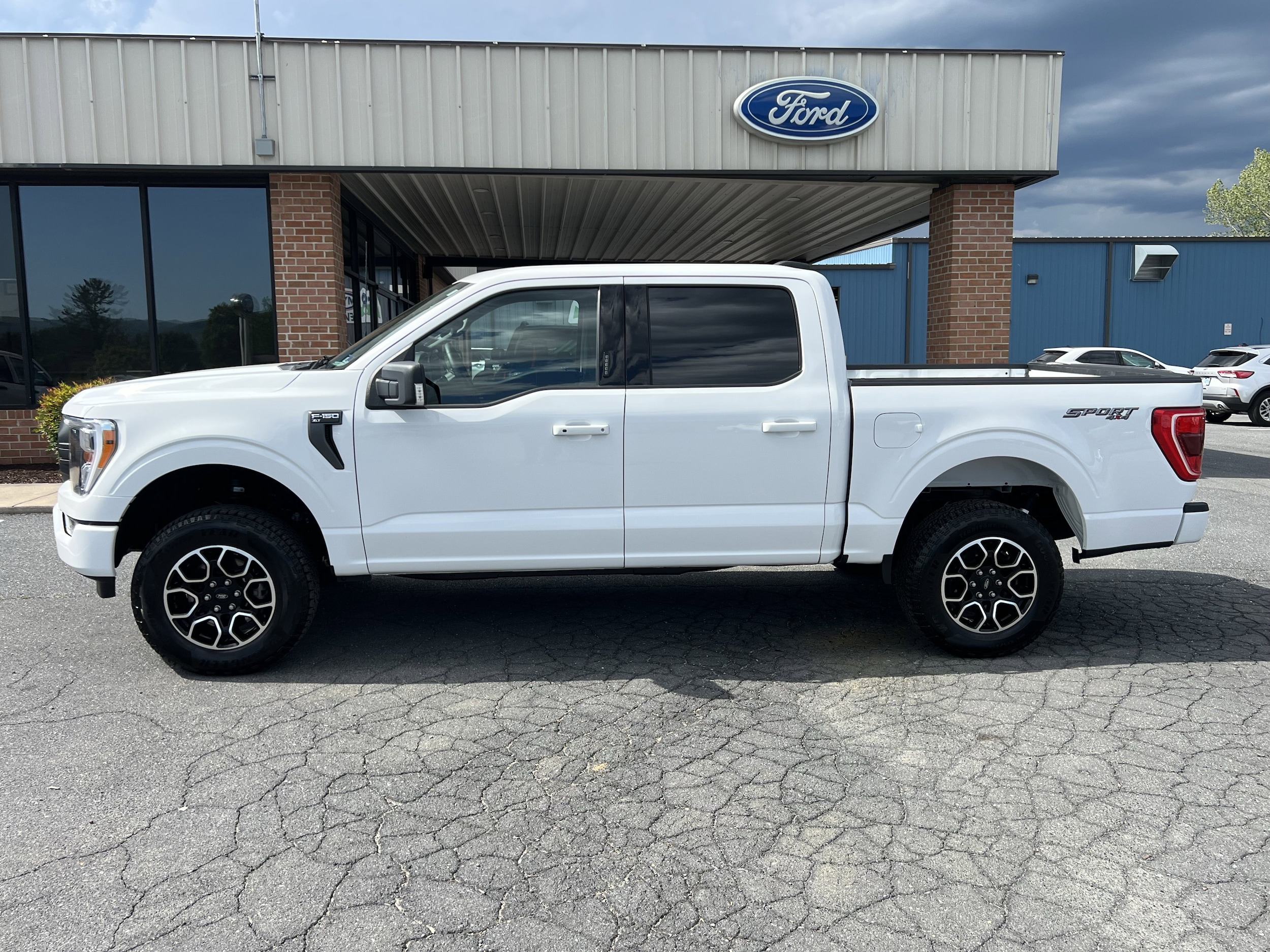 2023 Ford F-150 XLT 4x4 SuperCrew 5-1/2 Box's photo