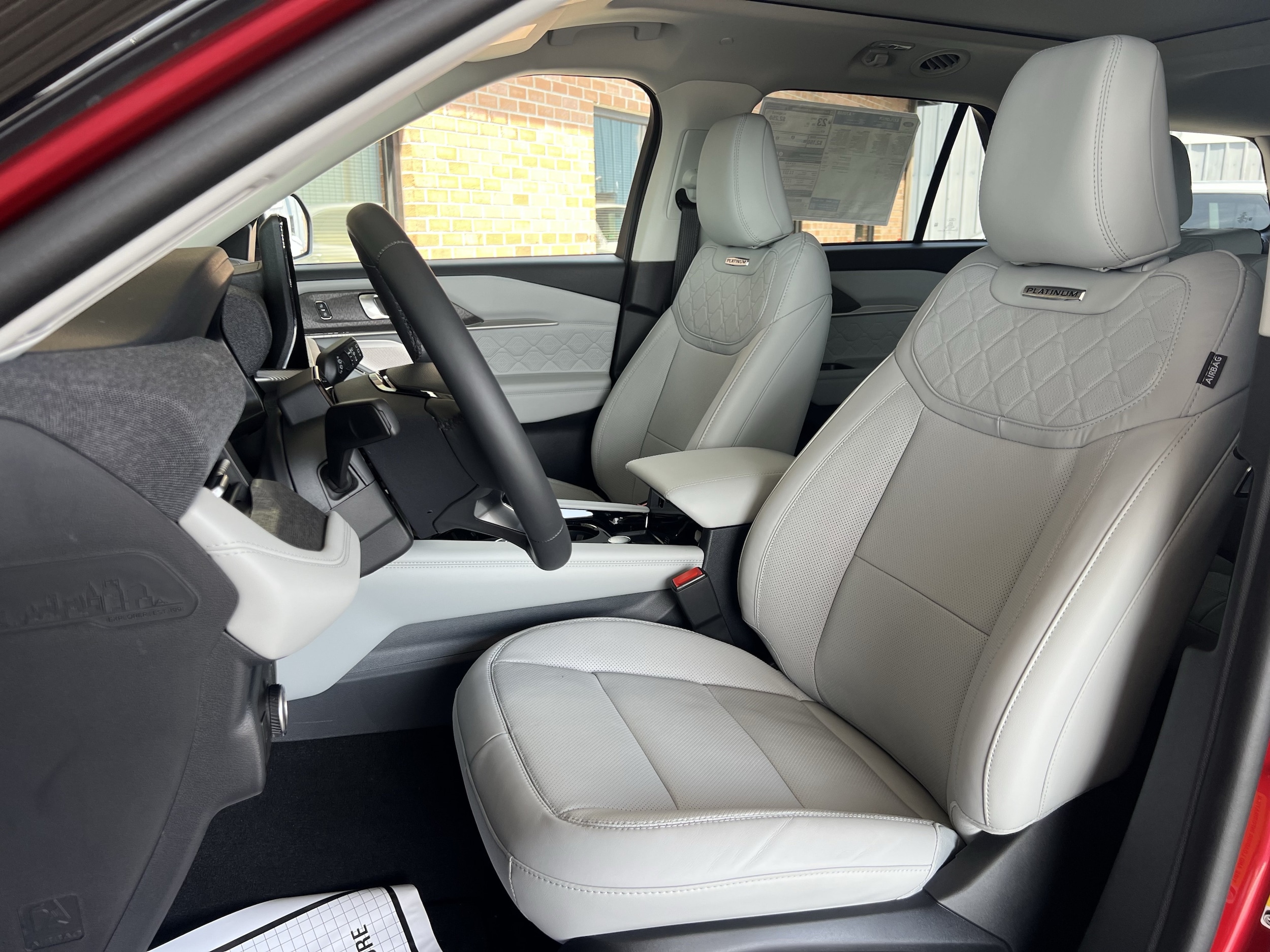 2026 Ford Explorer Platinum - Photo 13