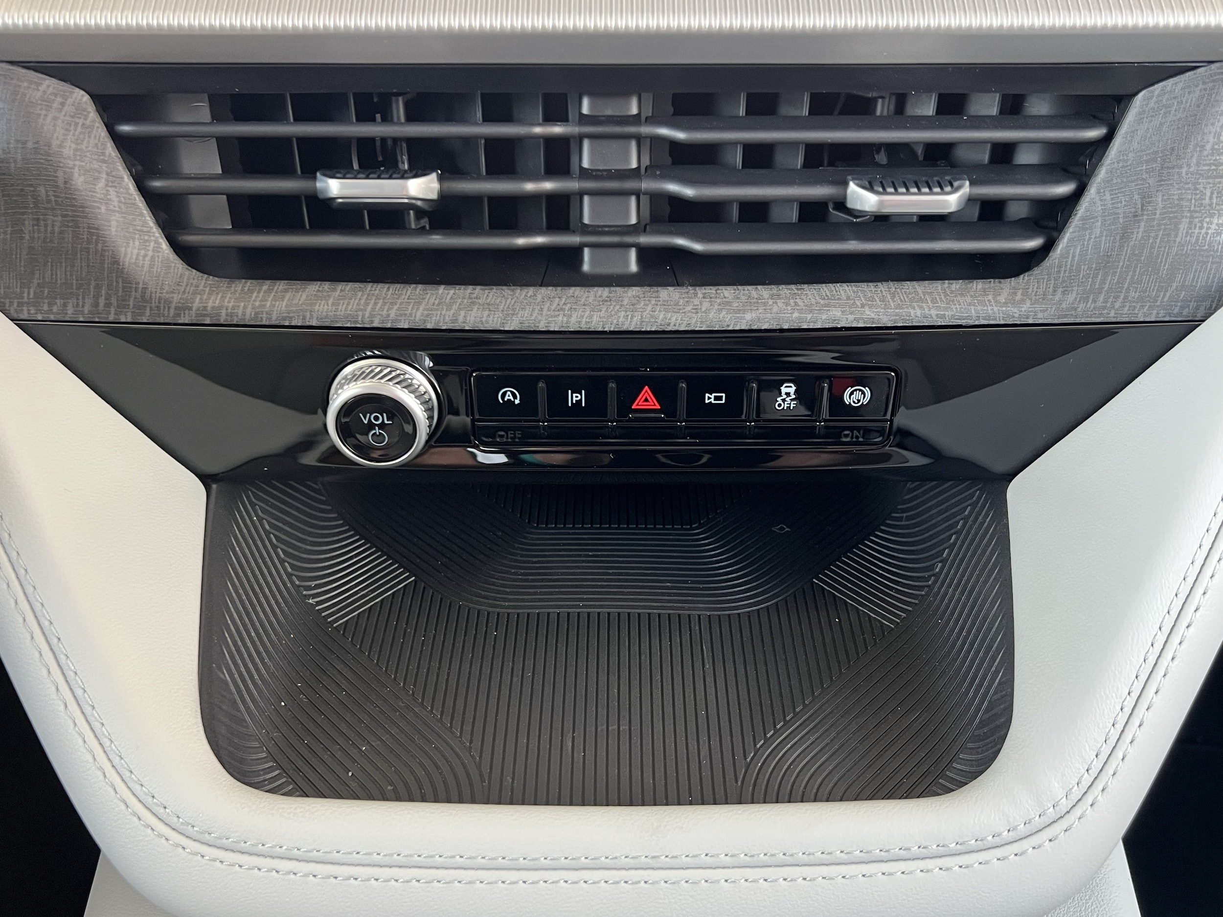 2026 Ford Explorer Platinum - Photo 30