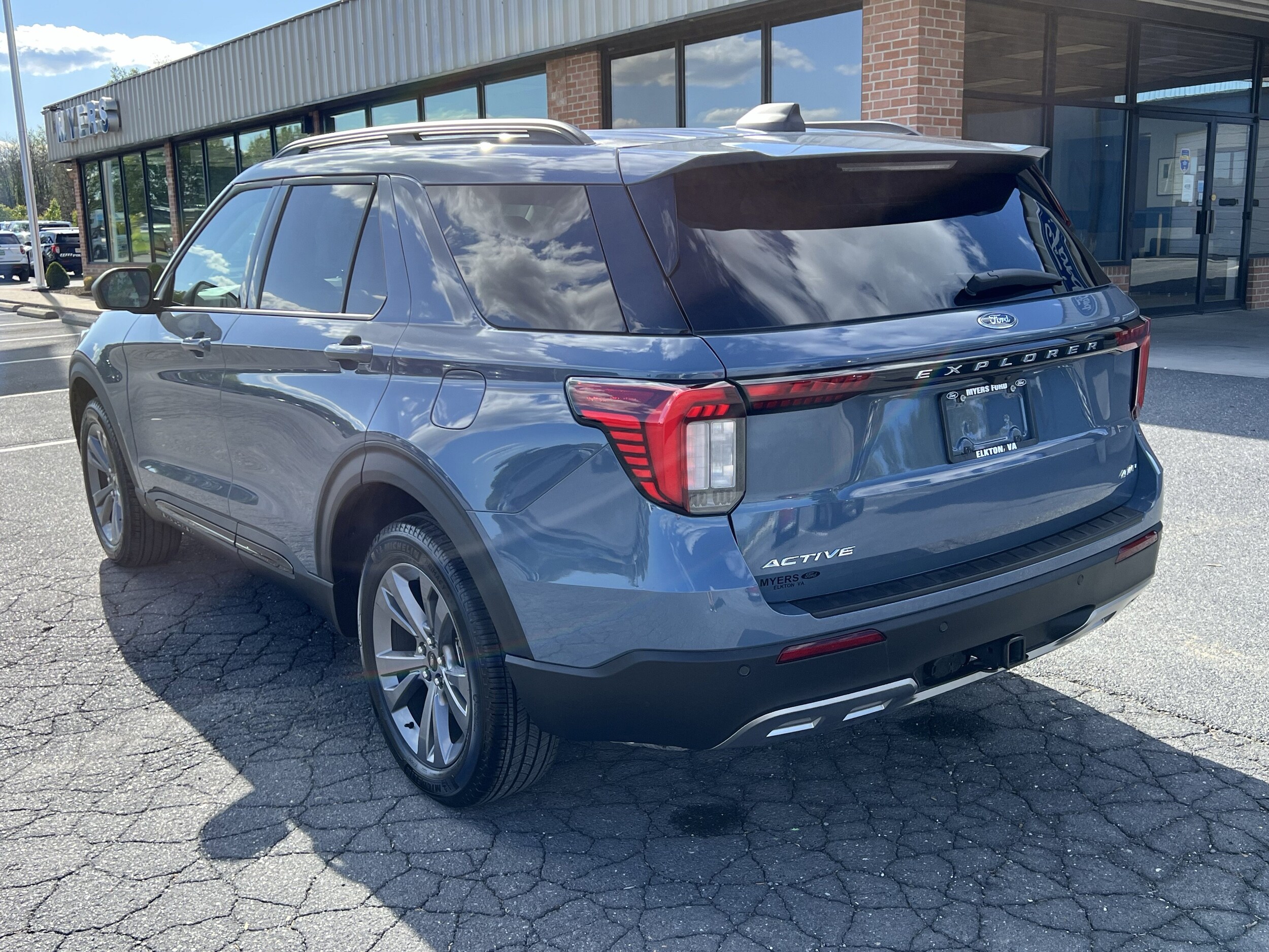 2026 Ford Explorer Active - Photo 8