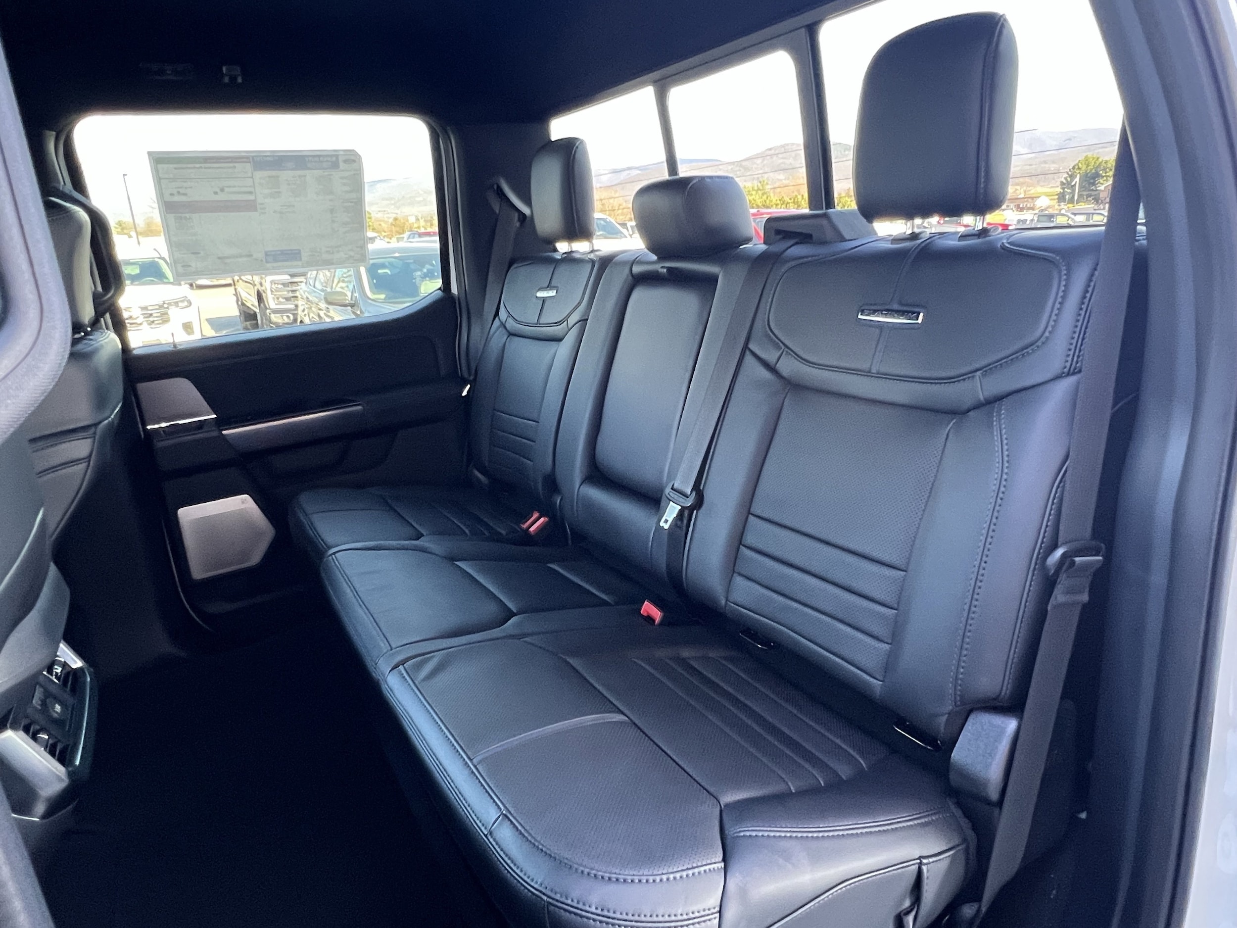 2026 Ford F-350 Super Duty Platinum - Photo 19