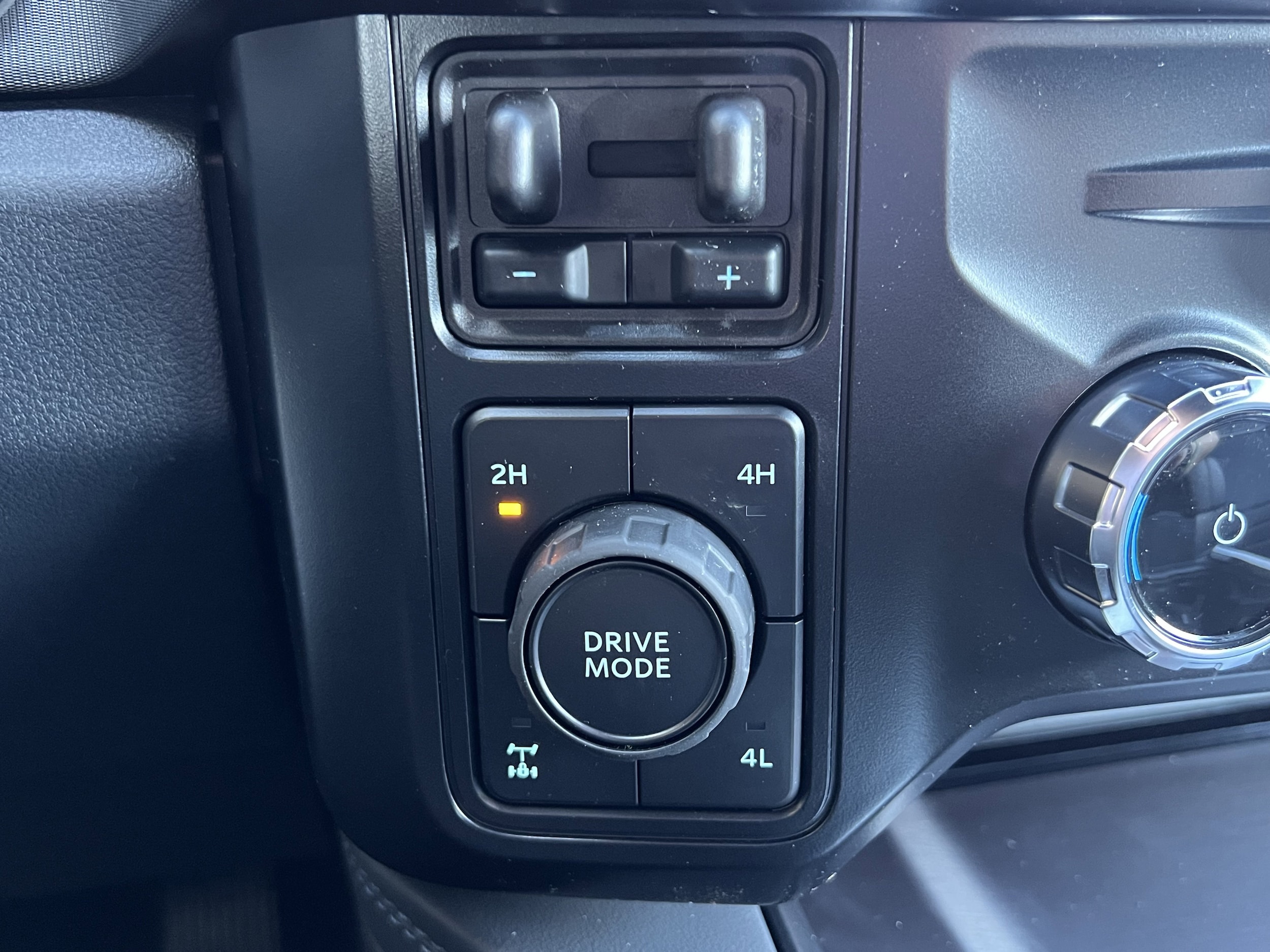 2026 Ford F-350 Super Duty Platinum - Photo 41