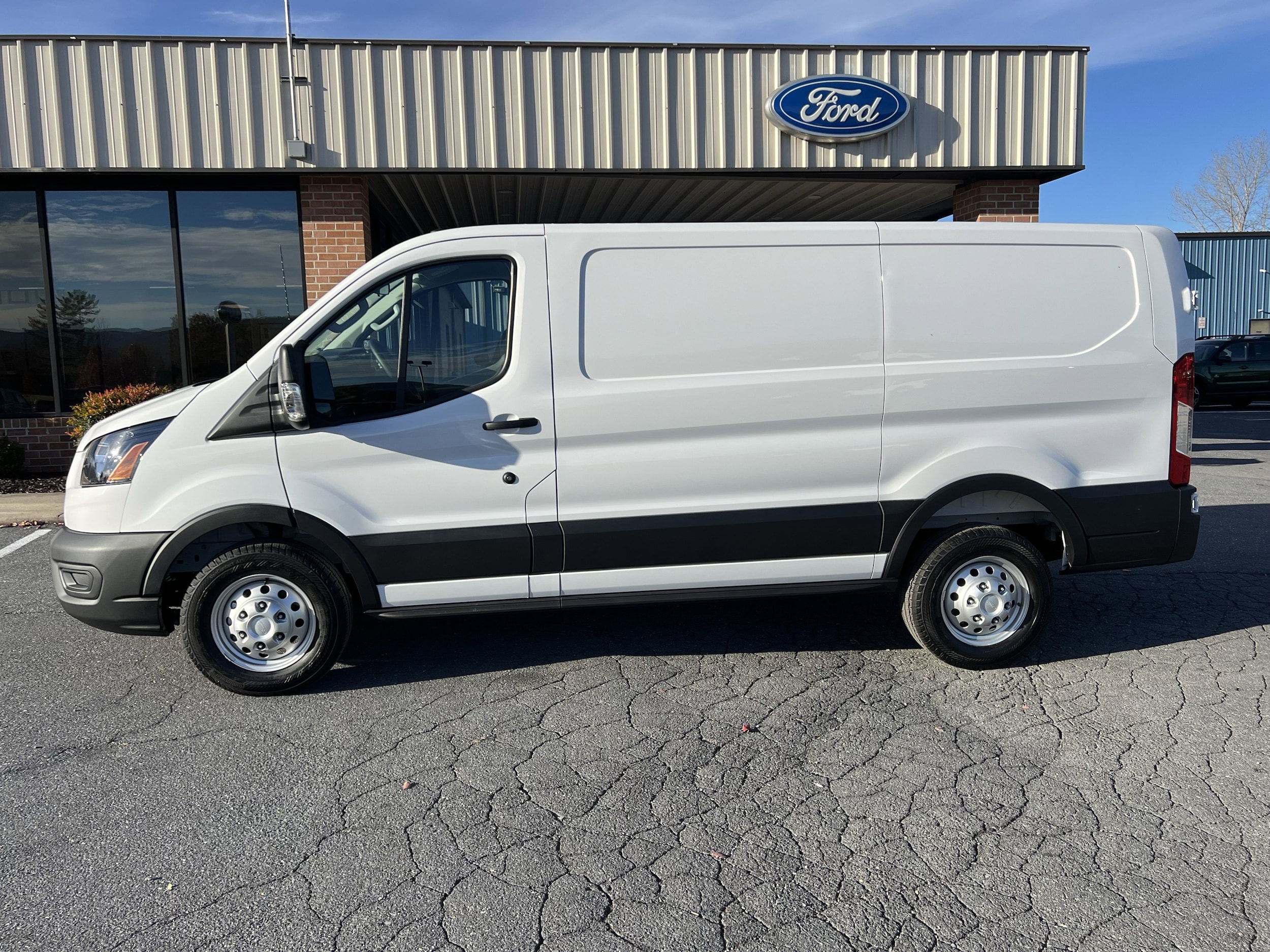 2025 Ford Transit Van Base's photo