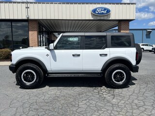 2026 Ford Bronco Outer Banks Outer Banks  4x4