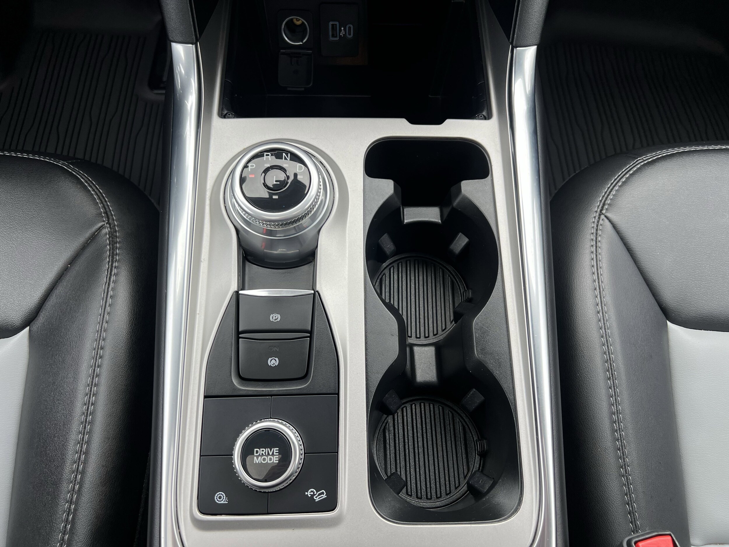 2023 Ford Explorer XLT - Photo 28