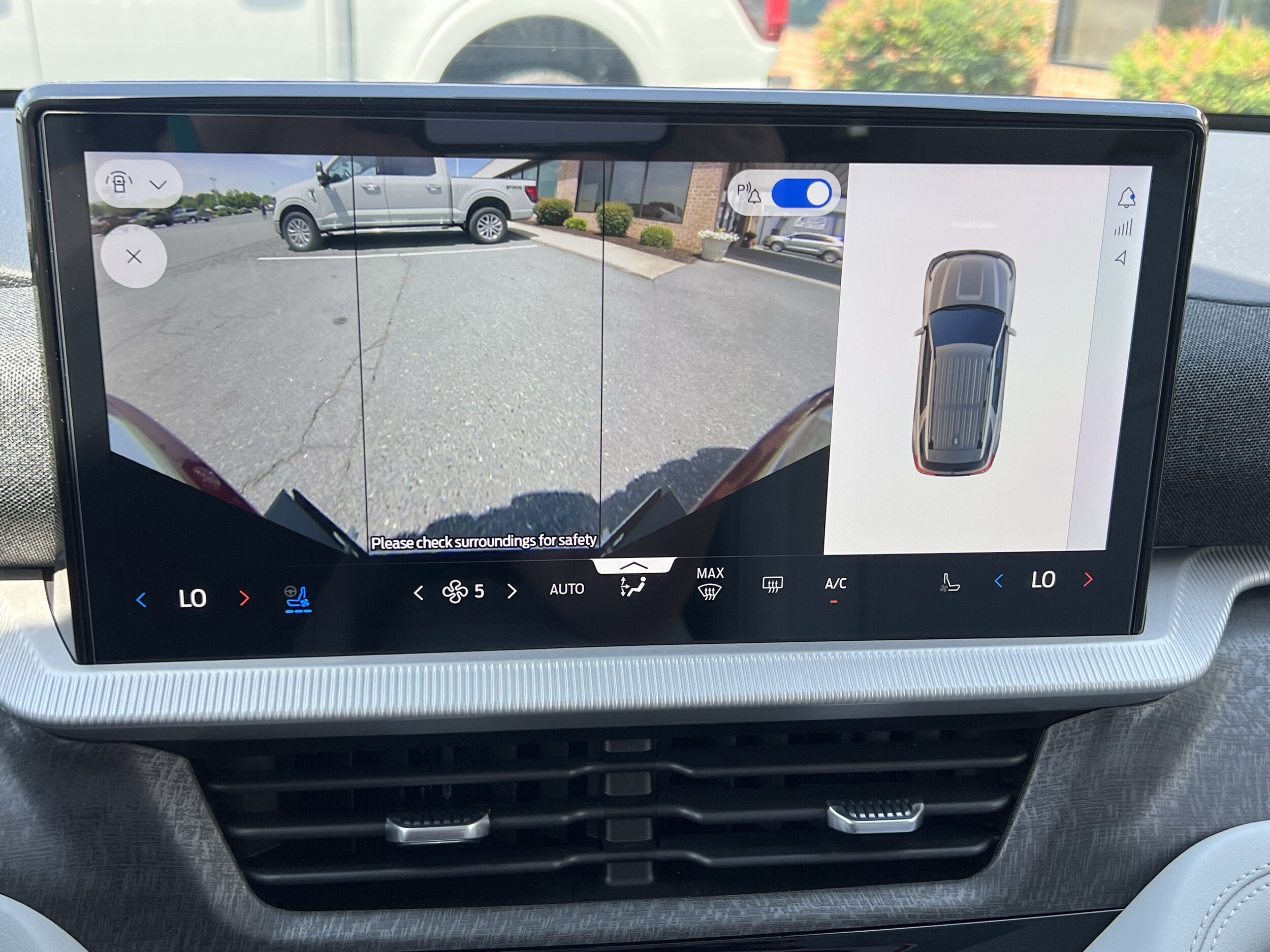 2026 Ford Explorer Platinum - Photo 26