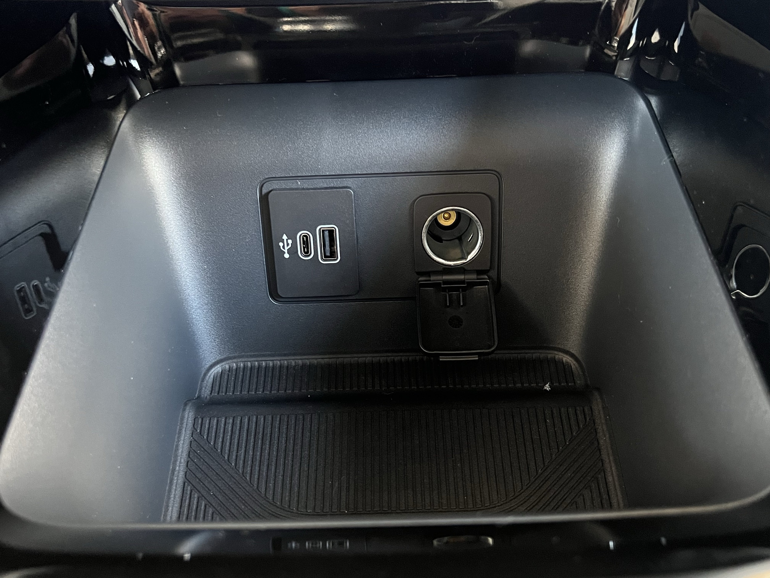 2026 Ford Explorer Platinum - Photo 31
