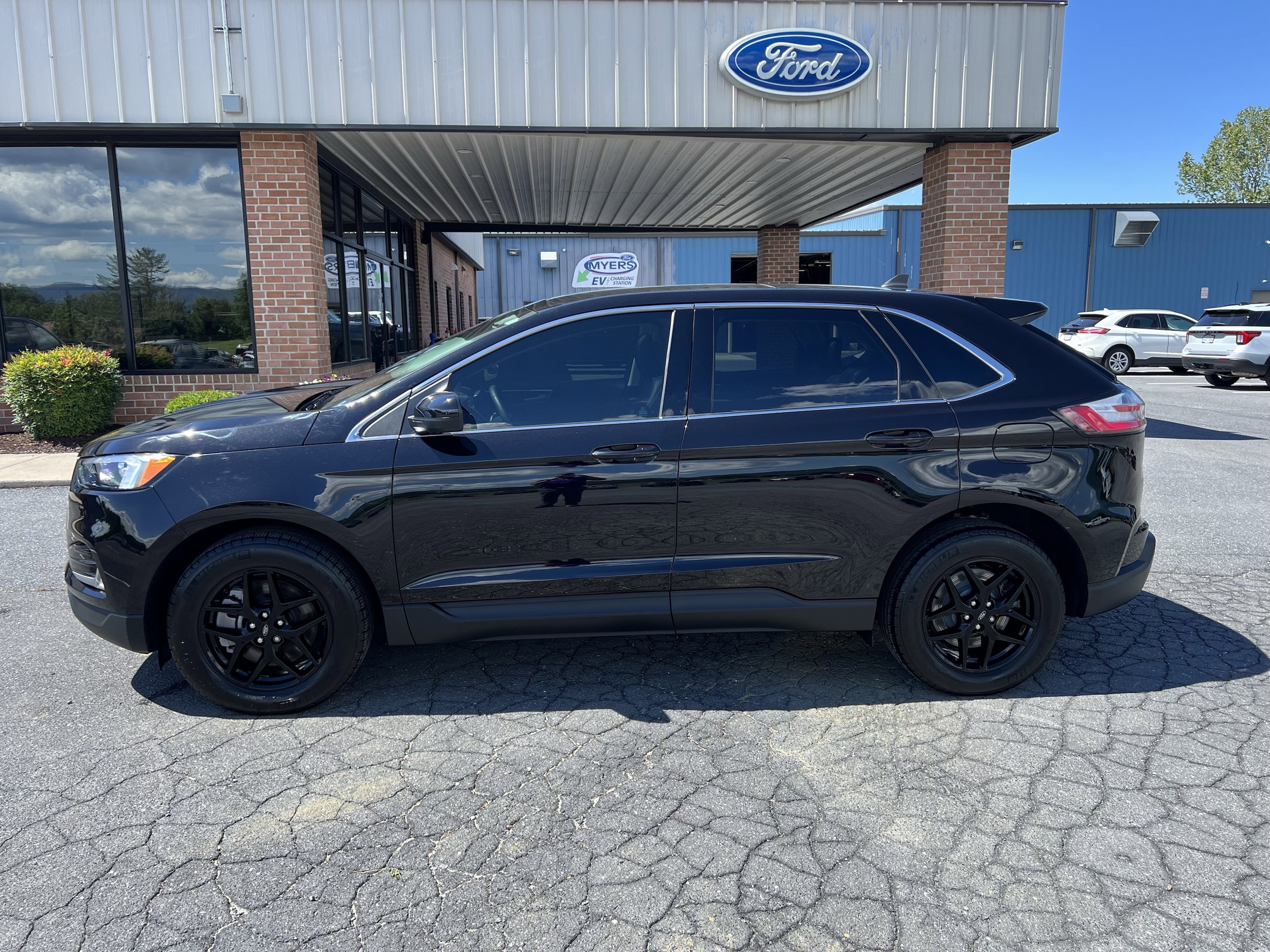 2024 Ford Edge SEL AWD's photo