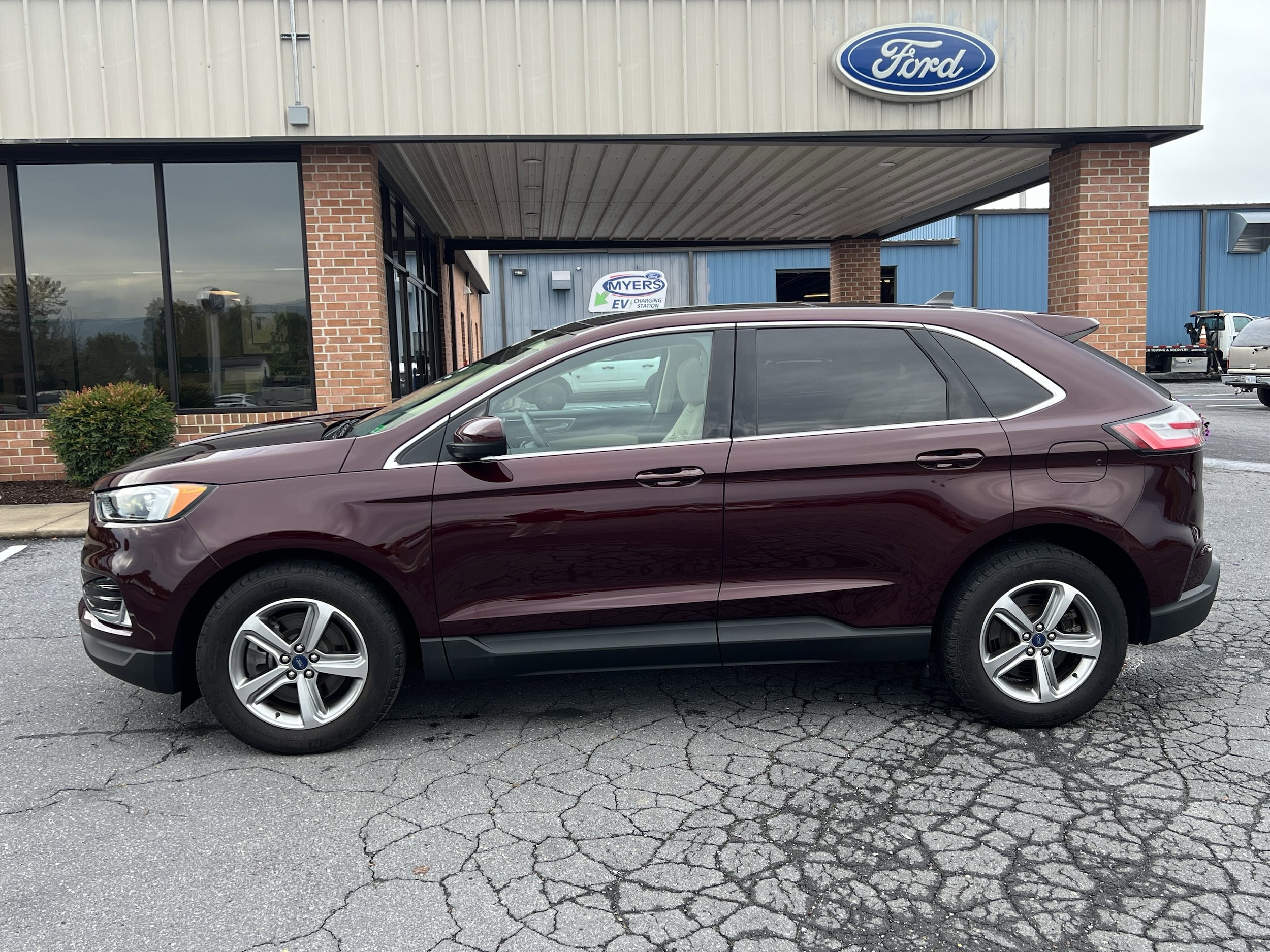 2022 Ford Edge SEL's photo