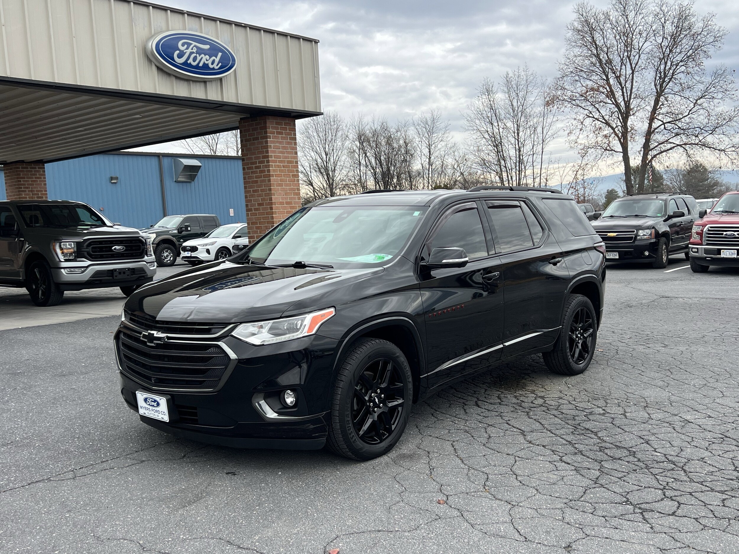 2020 Chevrolet Traverse Premier photo 2