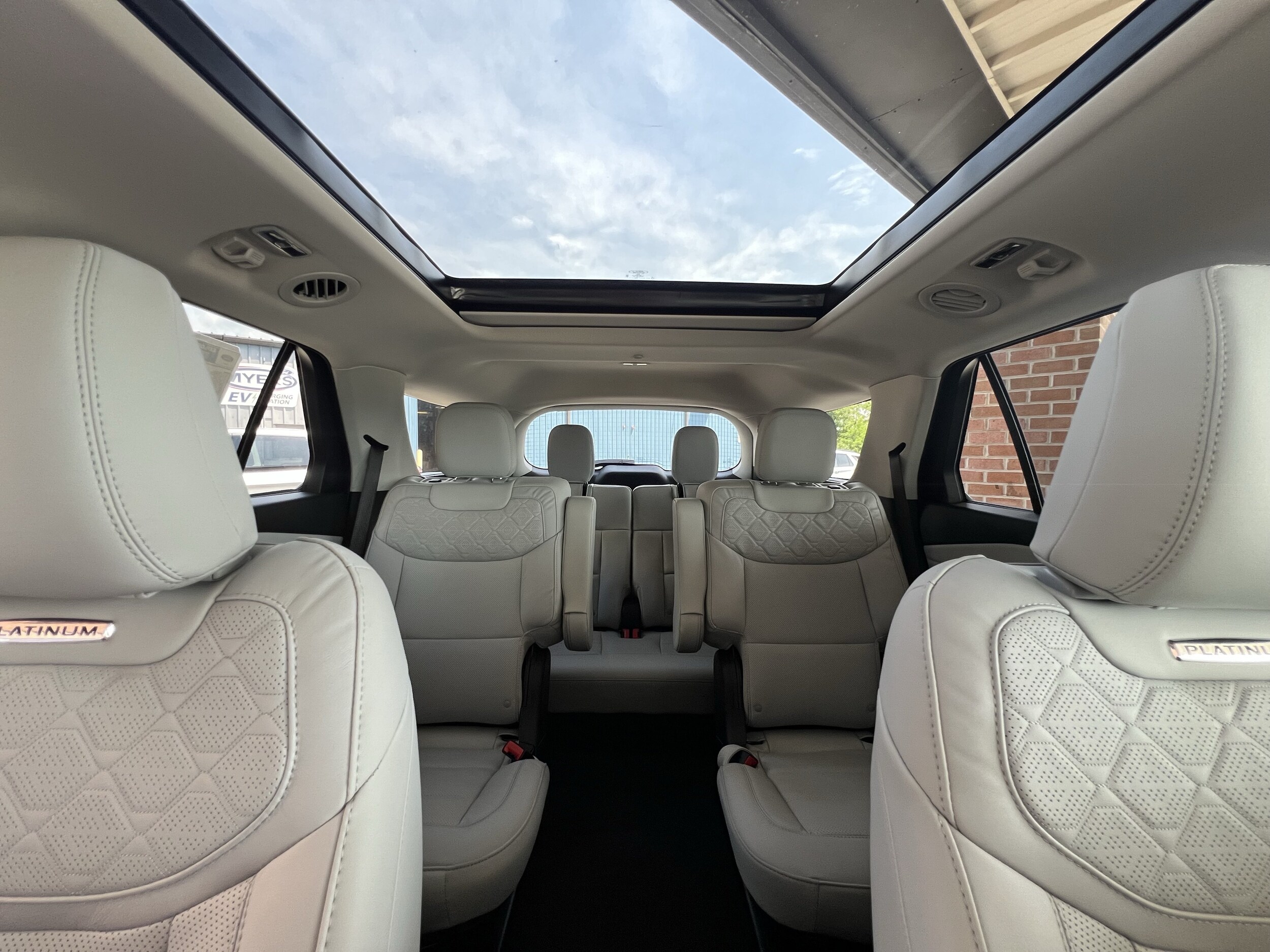 2026 Ford Explorer Platinum - Photo 12
