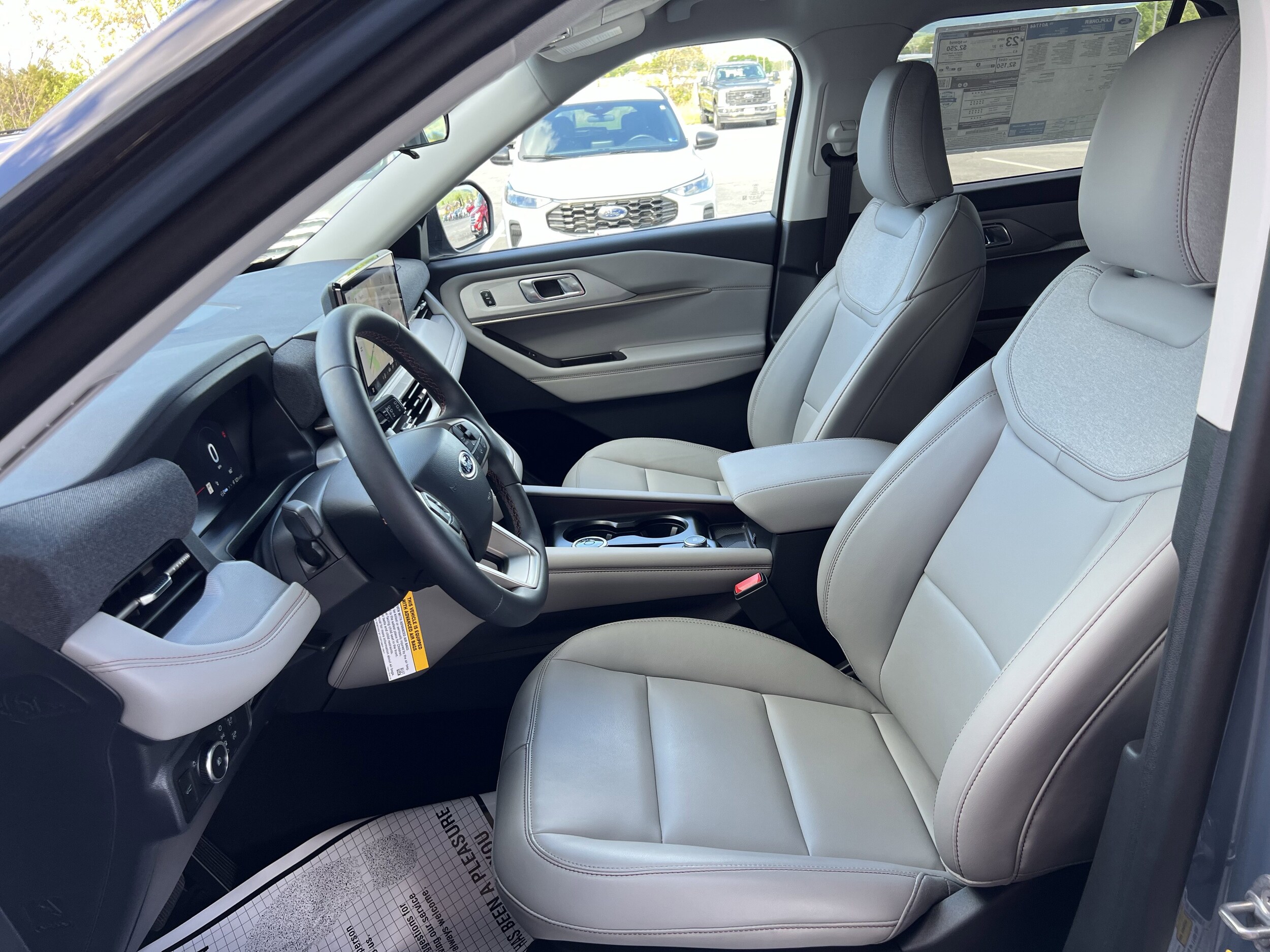2026 Ford Explorer Active - Photo 13